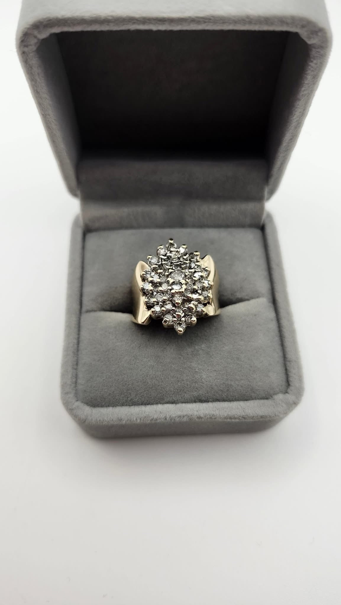 10K Diamond Ring Size8