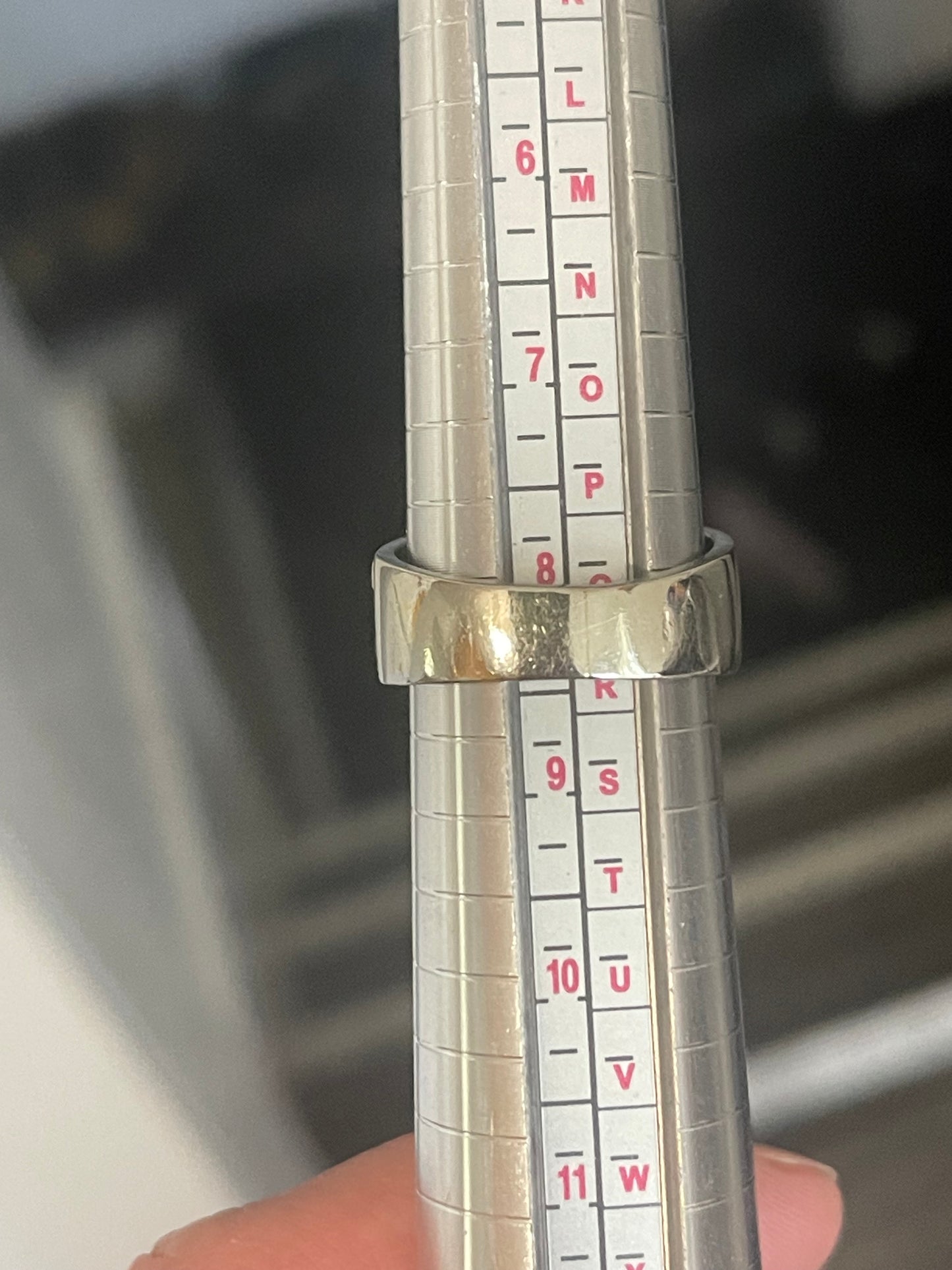 10K White Gold Diamond Ring