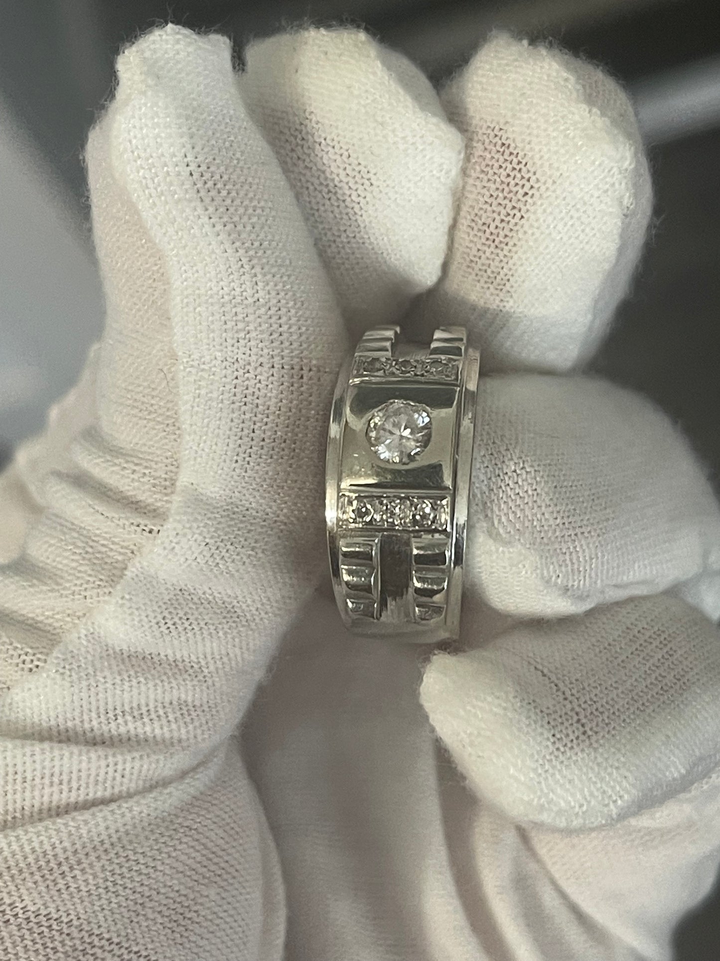 10K White Gold Diamond Ring