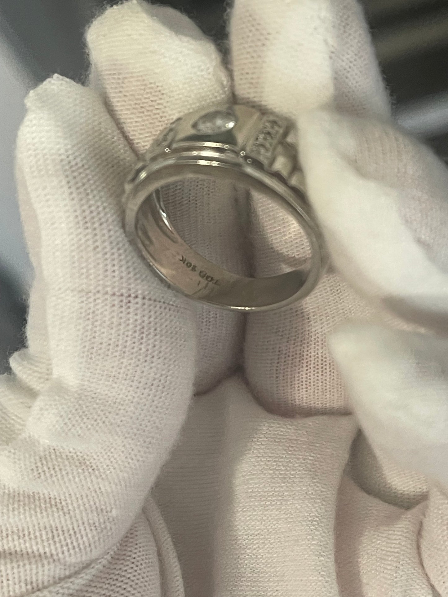 10K White Gold Diamond Ring