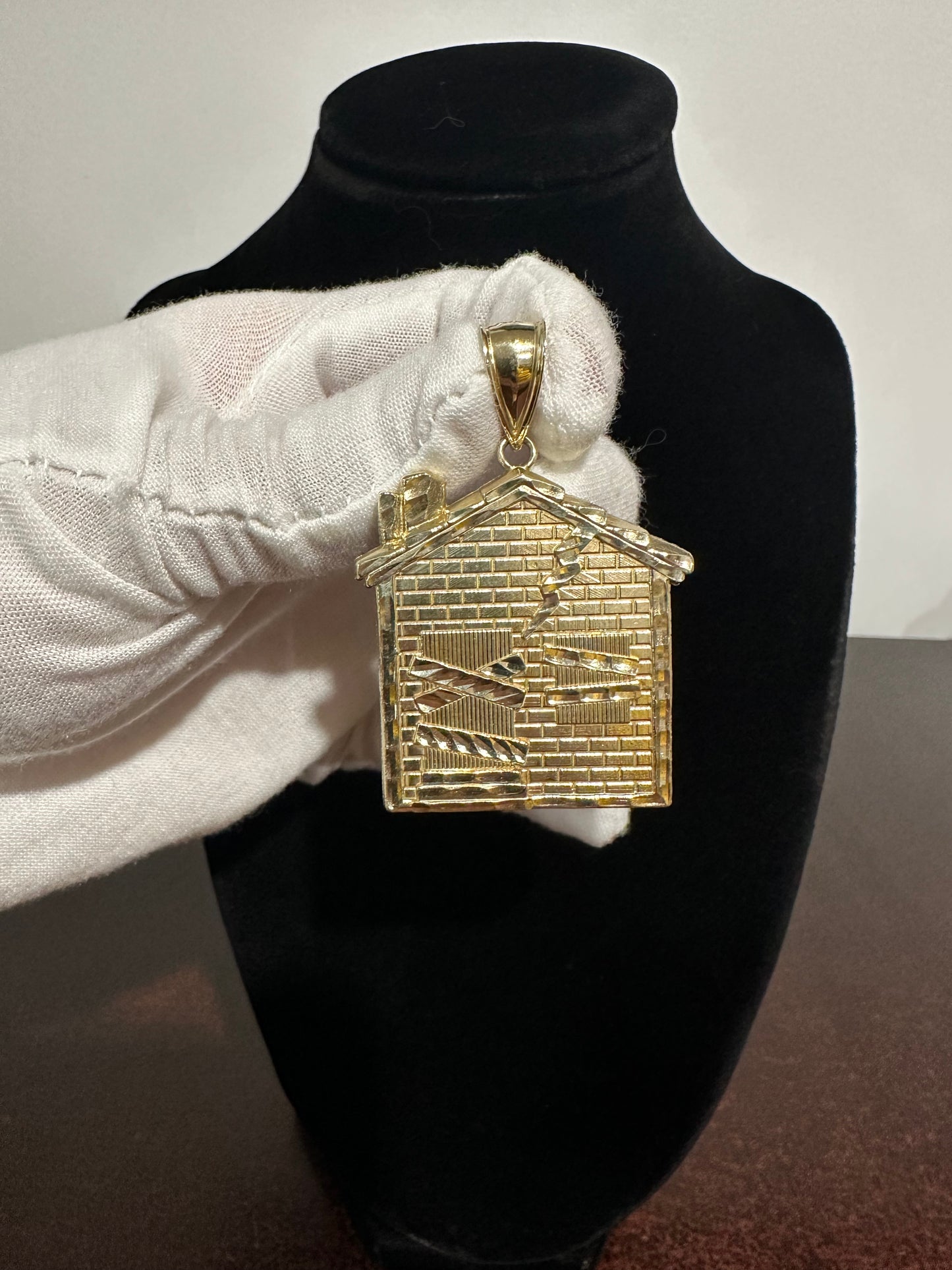 10K Traphouse Pendant