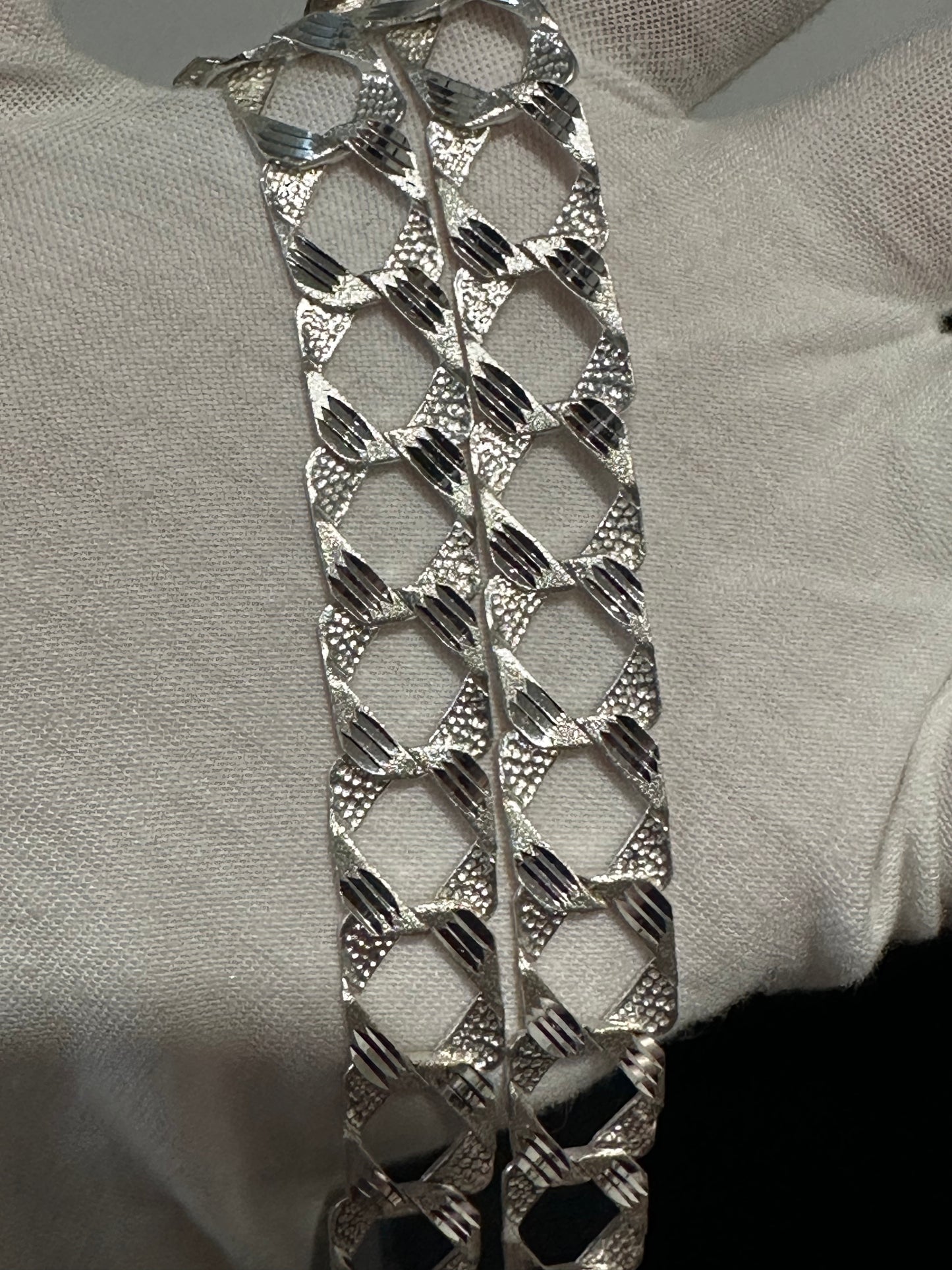 Silver Diamond Cut Chain 24”