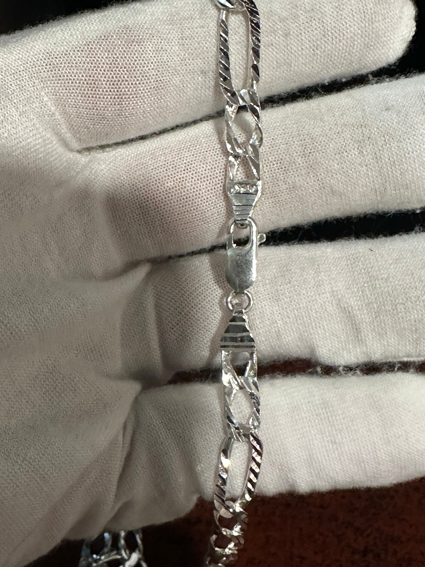 Silver Diamond Cut Figaro 20”