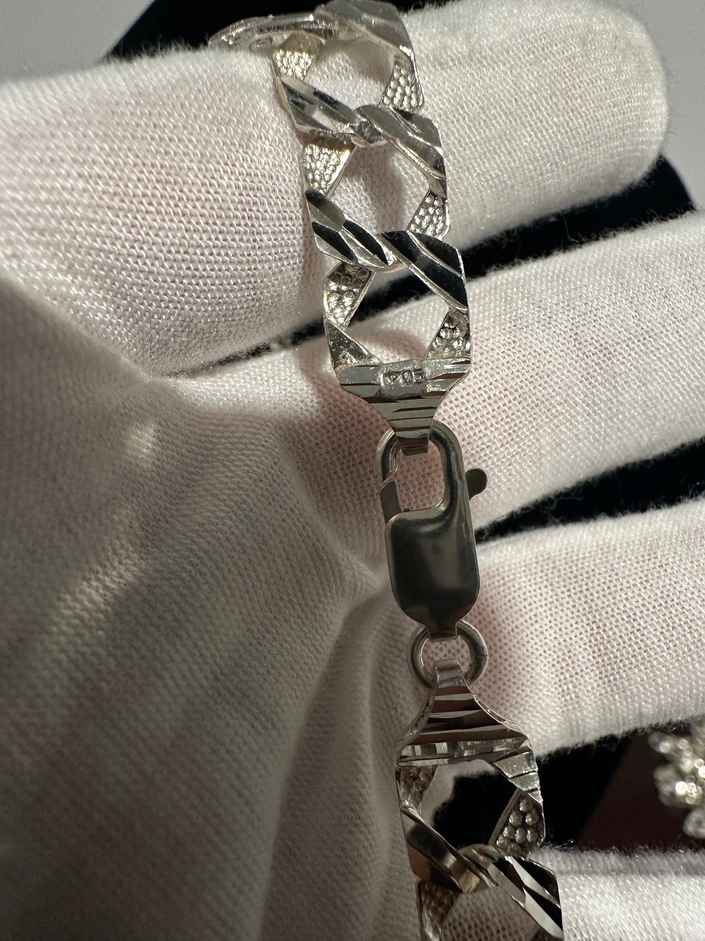 Silver Diamond Cut Chain 26”