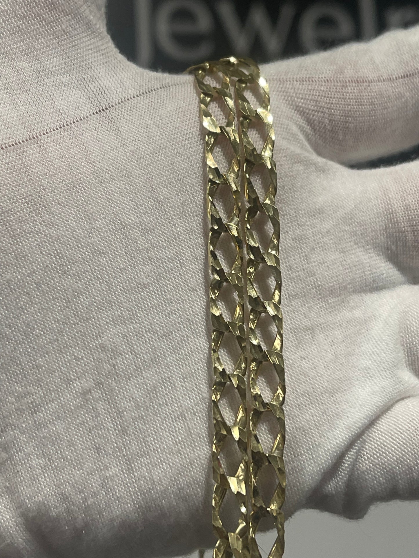 10K Solid DC Curb Chain 24”