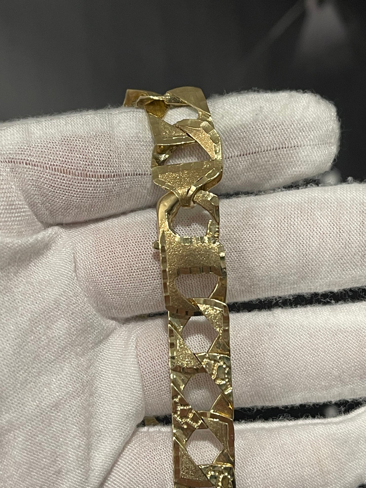 10K DC Nugget Bracelet 11.7mm Wide