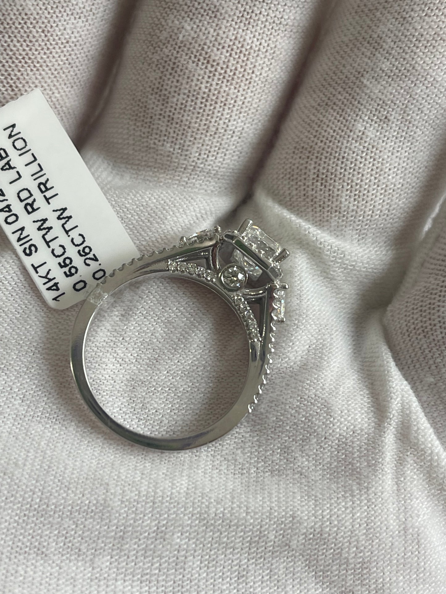14K White Gold 2.3ct Diamond Ring
