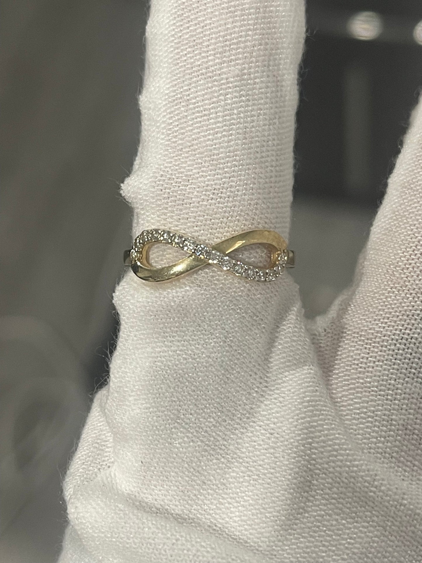 10K Infinity Ring