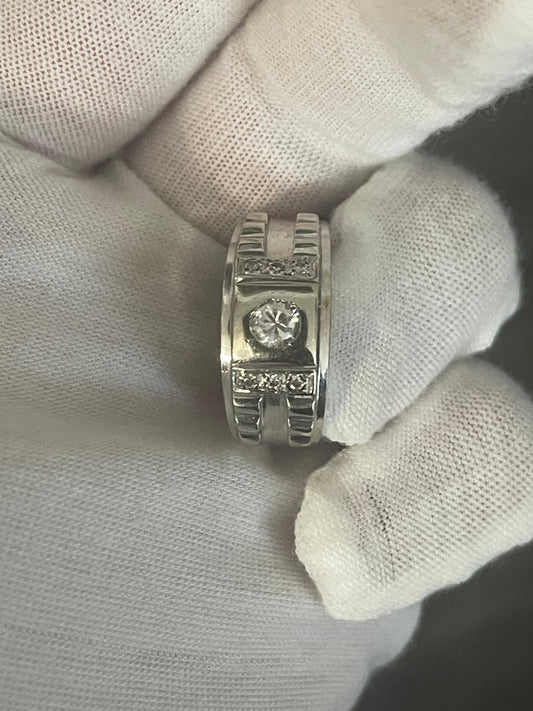 10K White Gold Diamond Ring