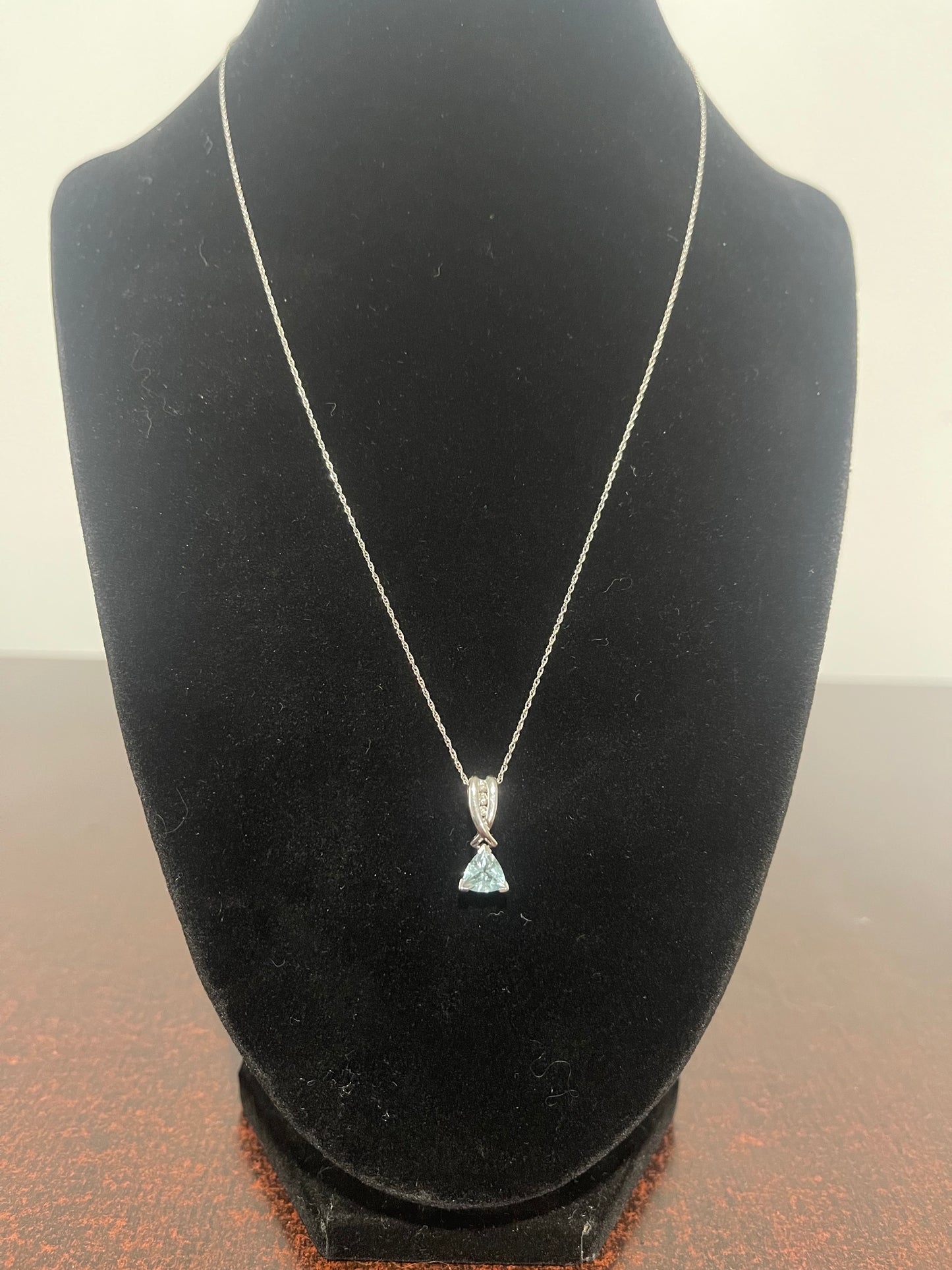 10K White Gold Chain & Diamond Pendant 20”