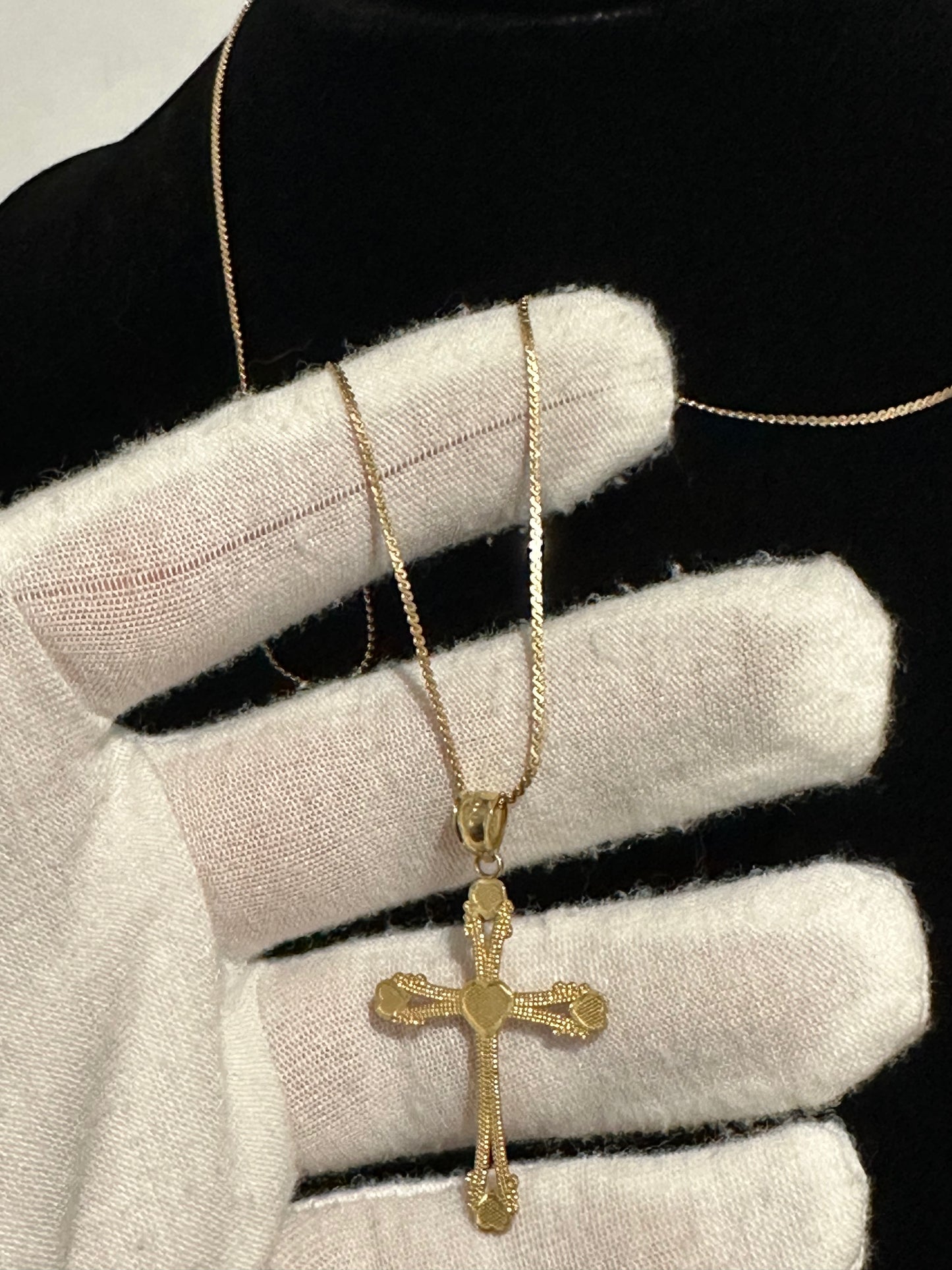 10K S Link Chain & Heart Cross 18.5”
