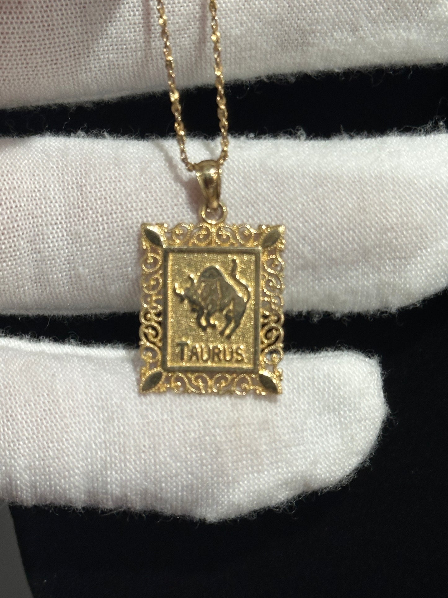 10K “Taurus” Pendant & 21.75” Spiral Chain