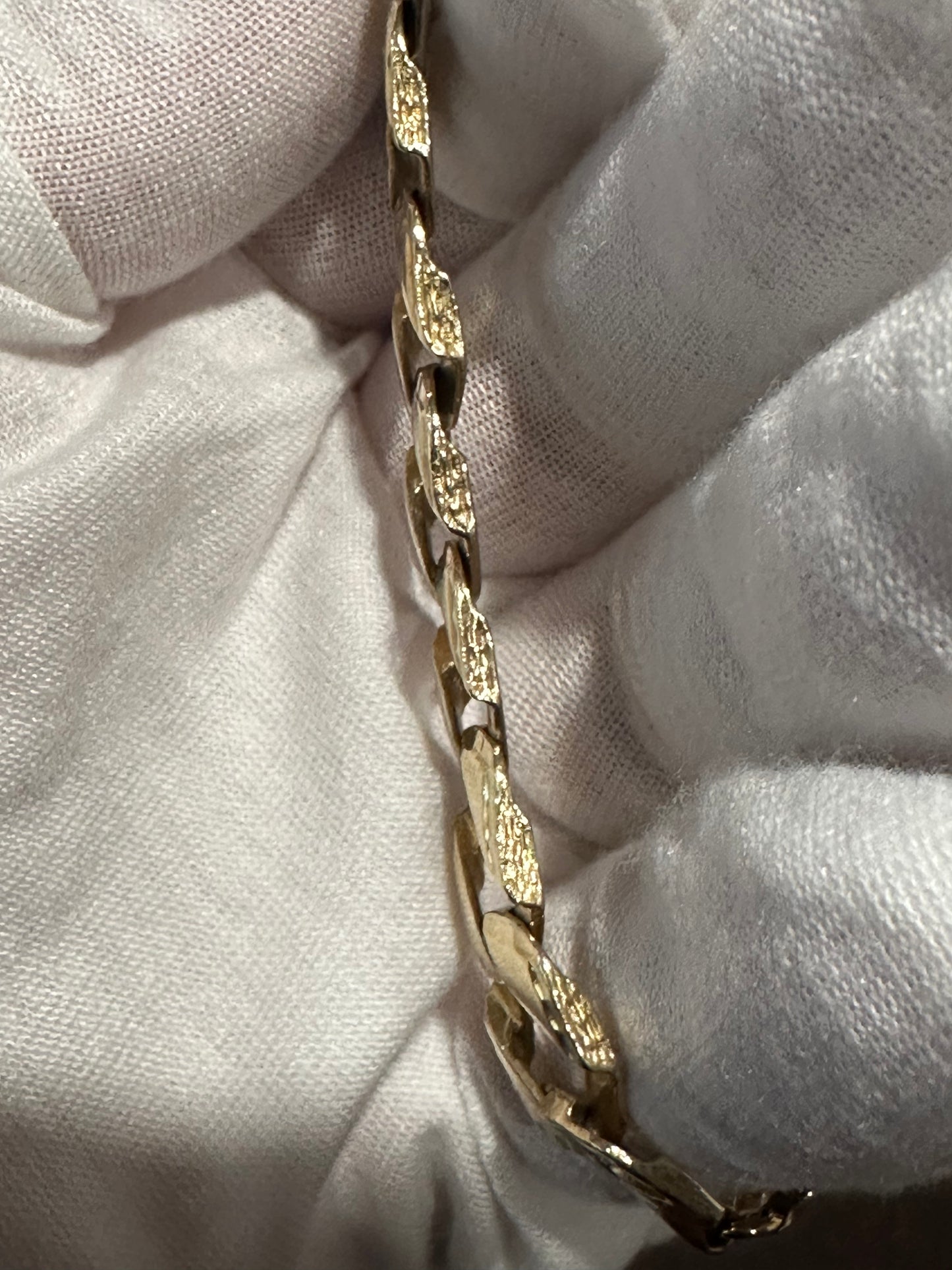 10K DC Curb Bracelet 7 3/4”