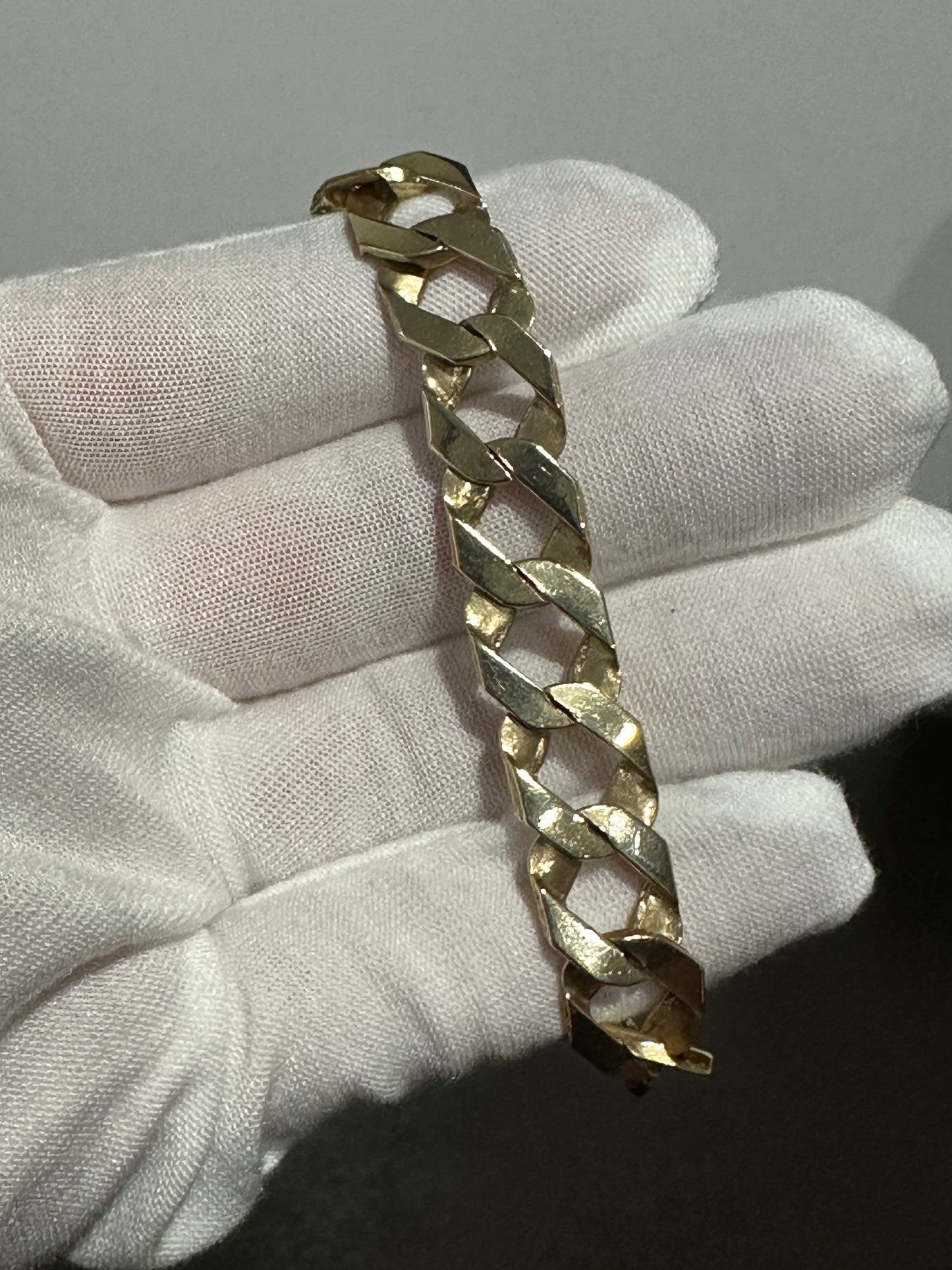 10K DC Curb Bracelet 7 3/4”
