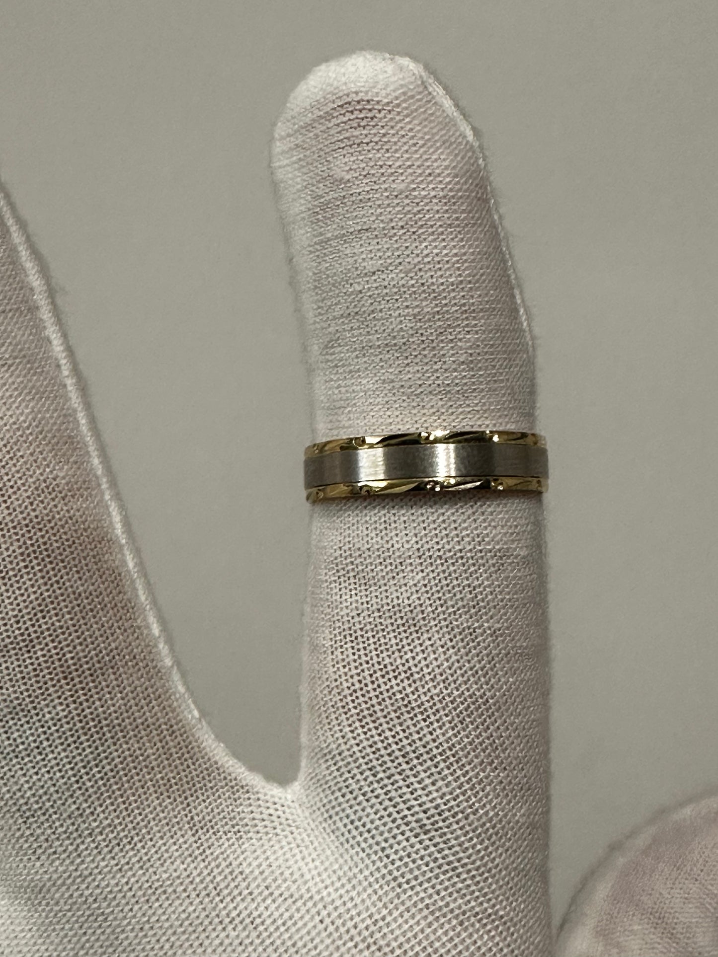 10K White/Yellow Gold Ring Size 10
