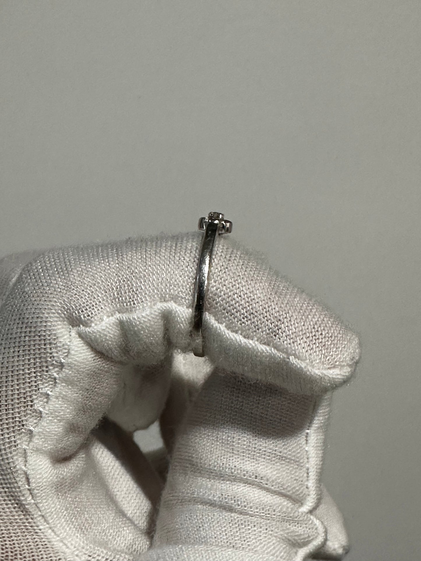 10K White Gold Diamond Ring Size 6.75