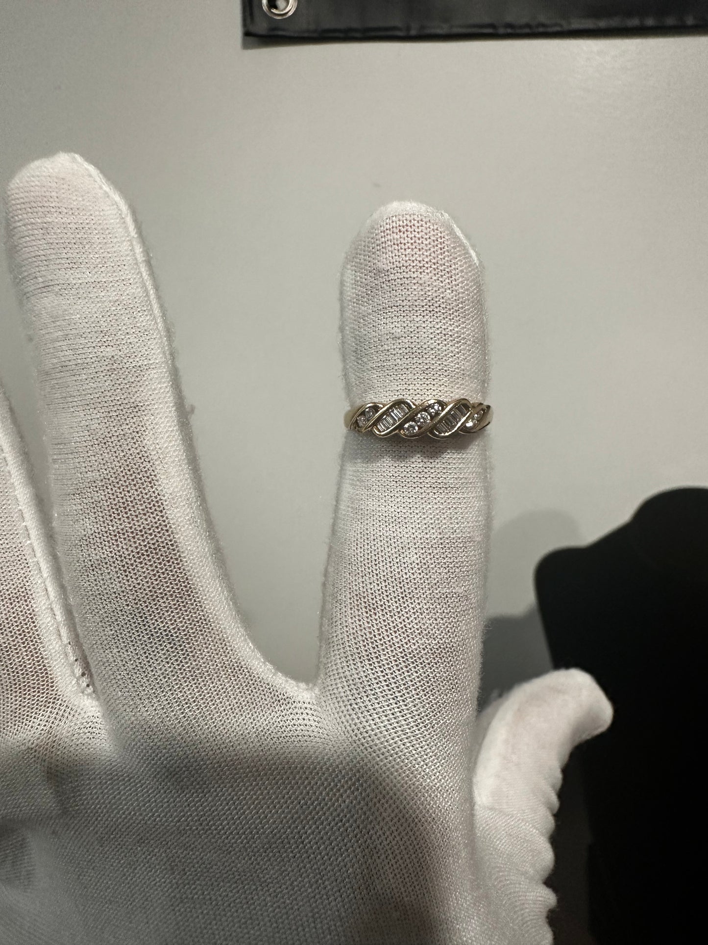 10K Gold Diamond Ring Size 6 3/4