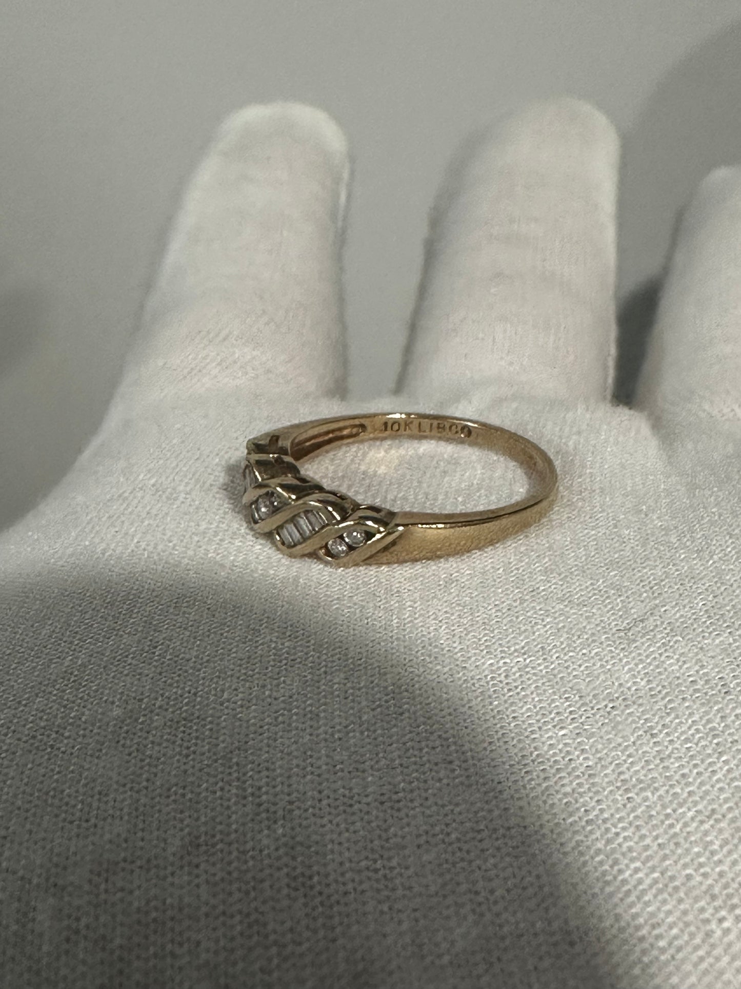10K Gold Diamond Ring Size 6 3/4