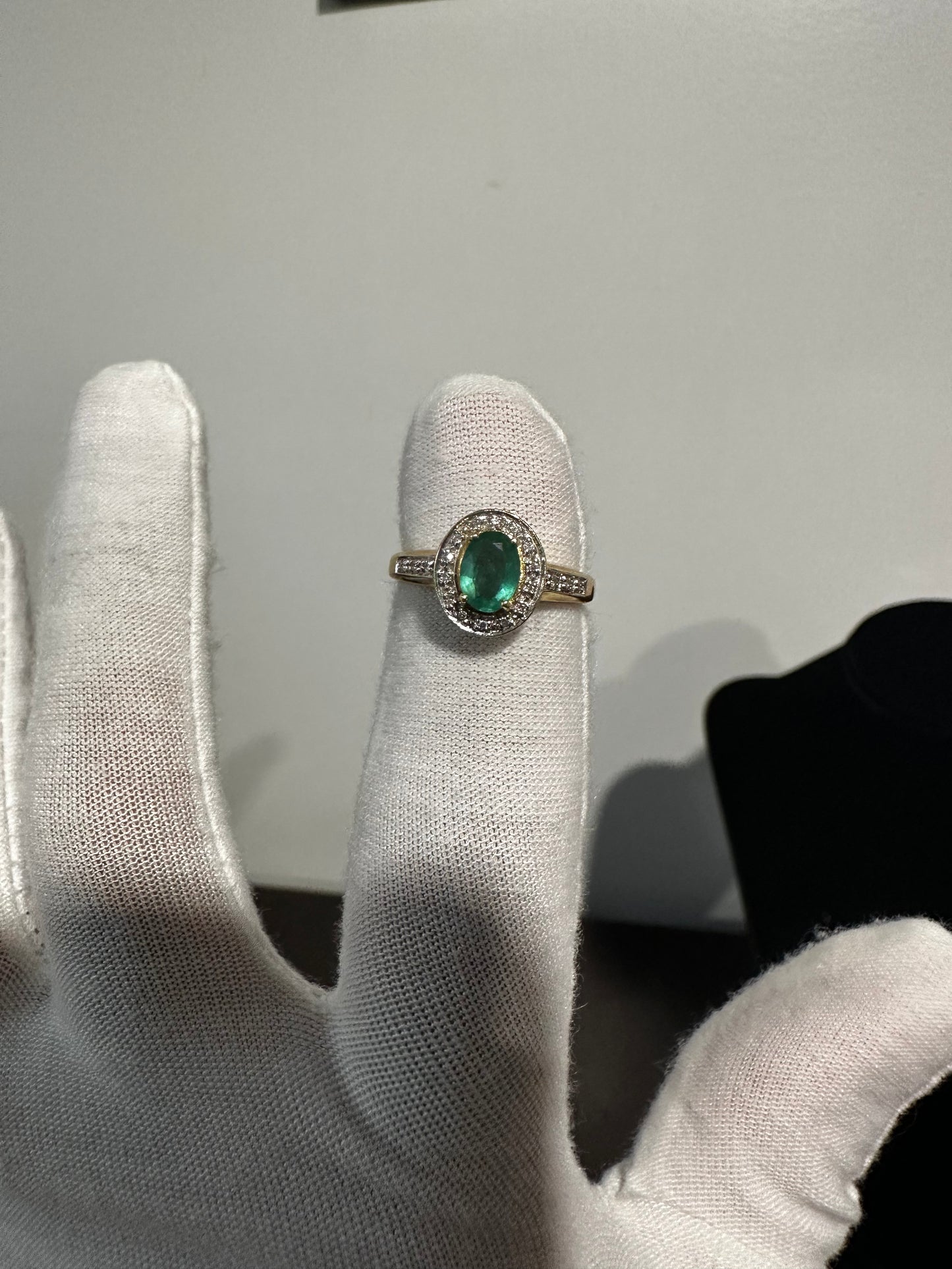 18K Emerald & Diamond Ring Size 6.75