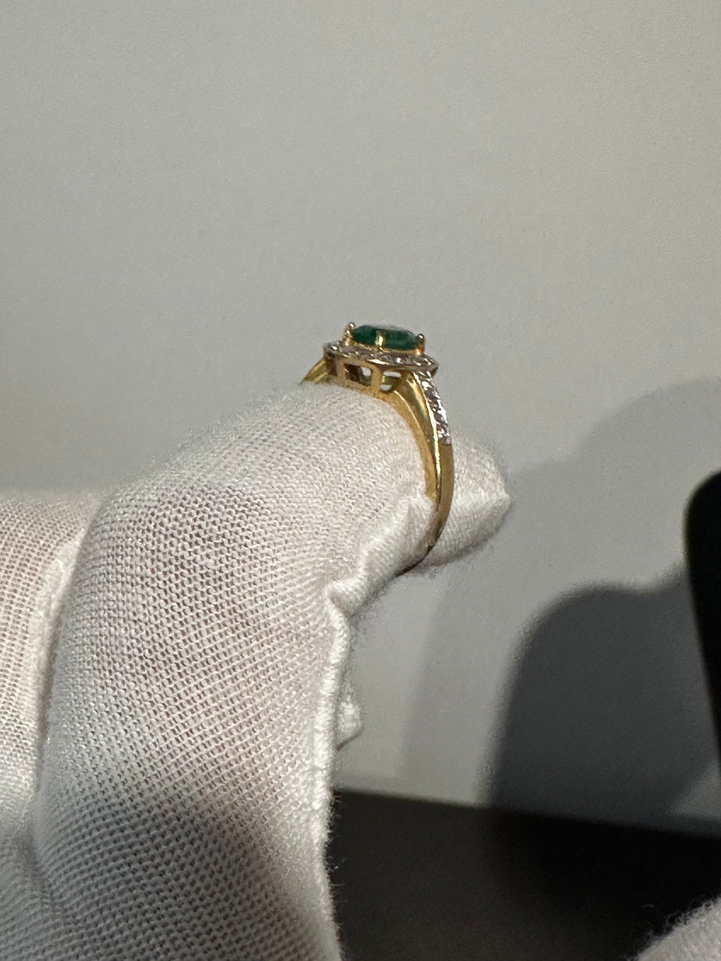 18K Emerald & Diamond Ring Size 6.75