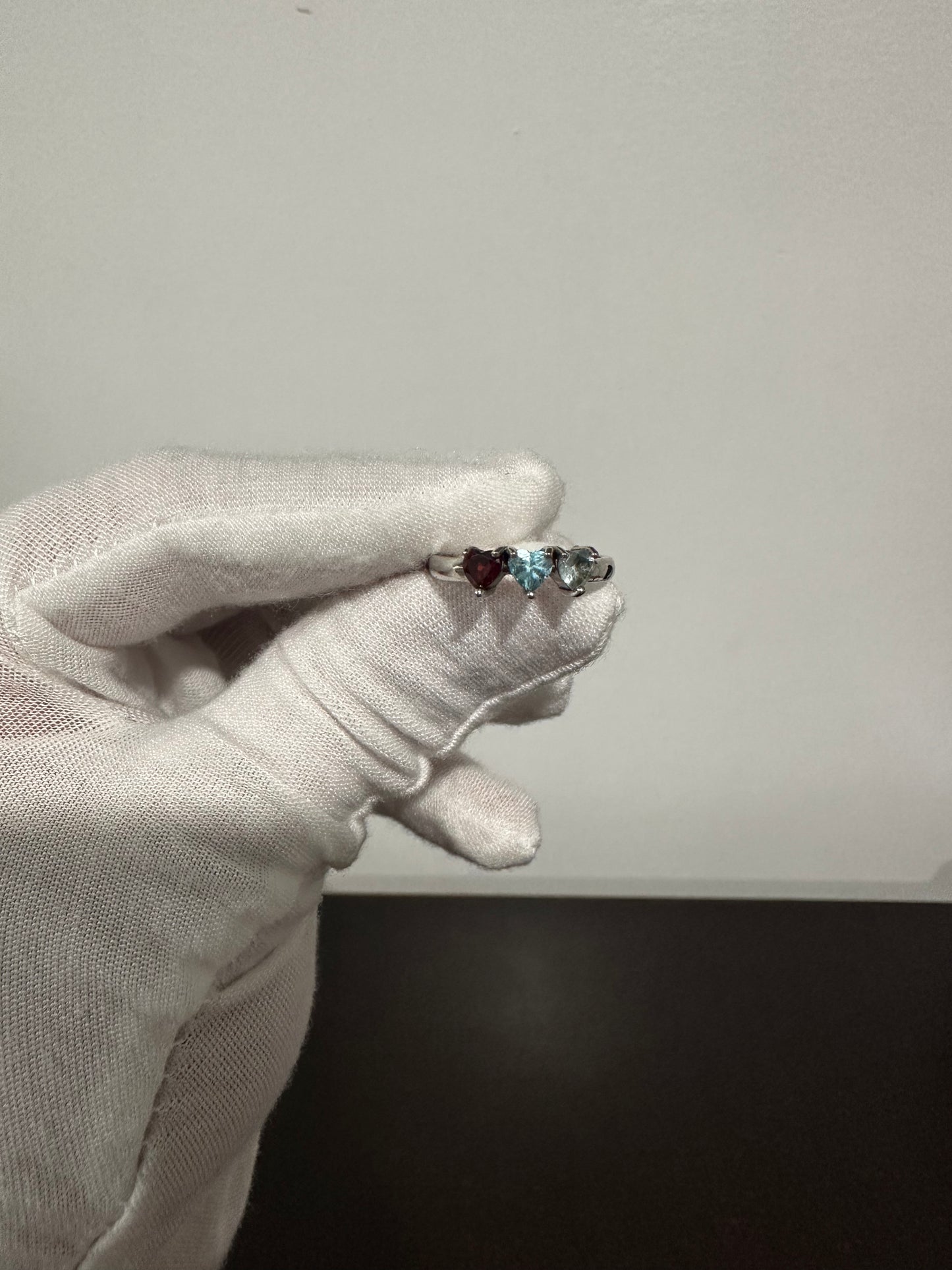 10K White Gold Heart Ring Size 6.25