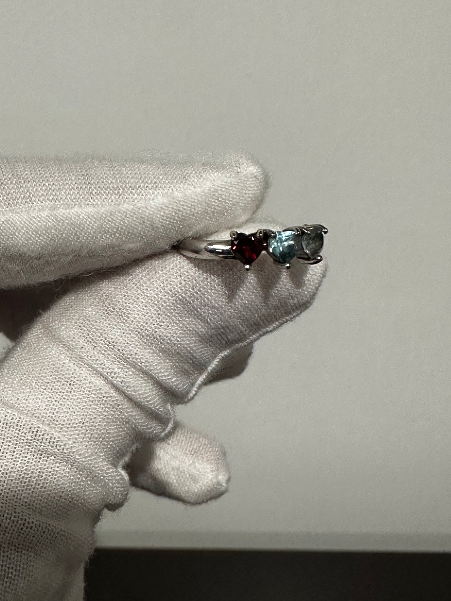 10K White Gold Heart Ring Size 6.25