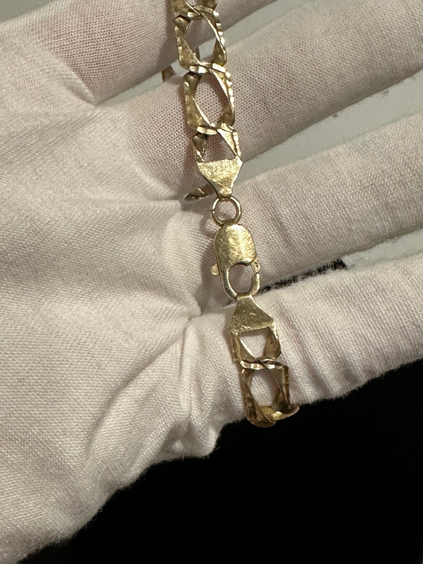 10K Diamond Cut Bracelet 8.5”