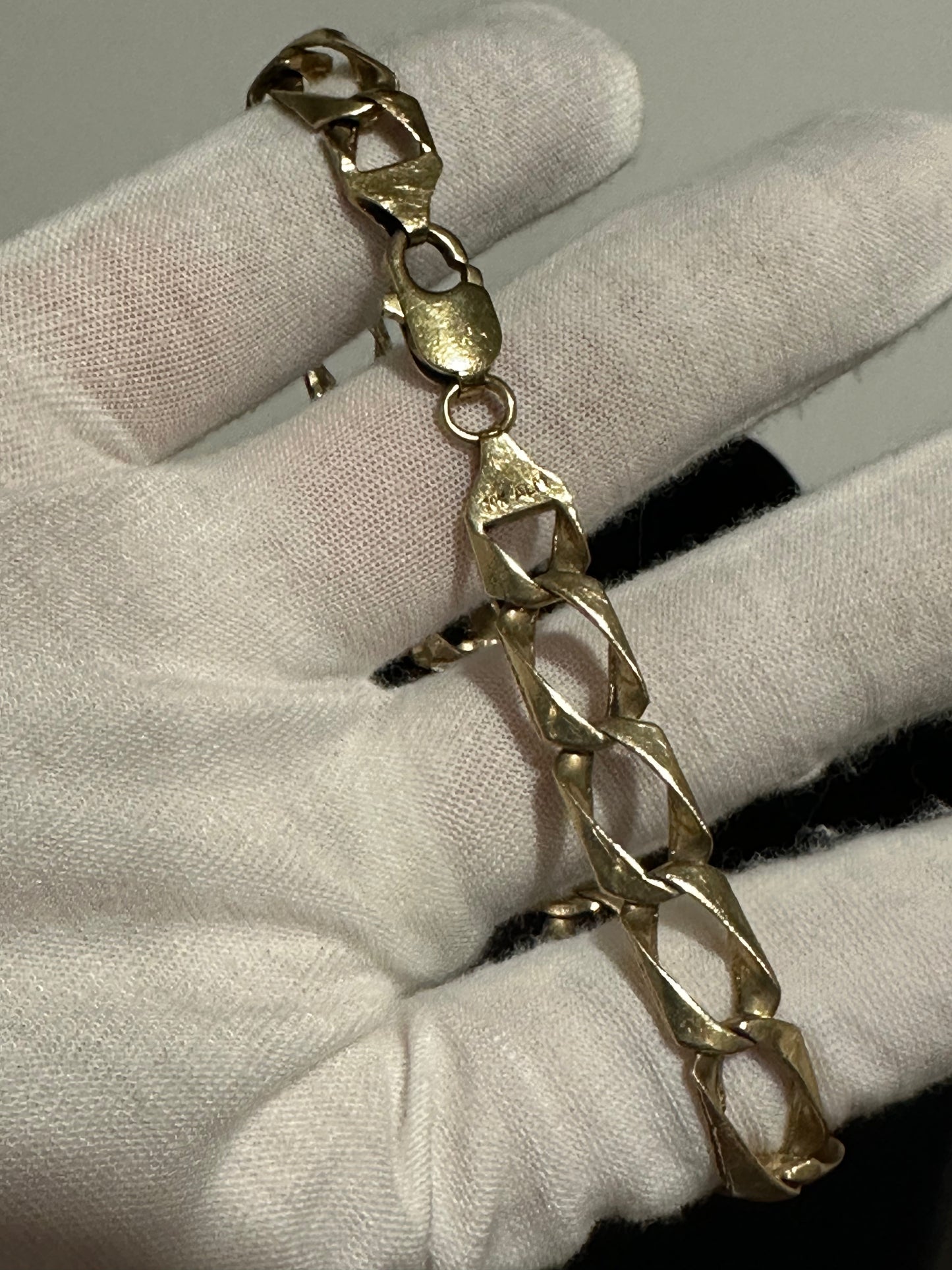 10K Diamond Cut Bracelet 8.5”