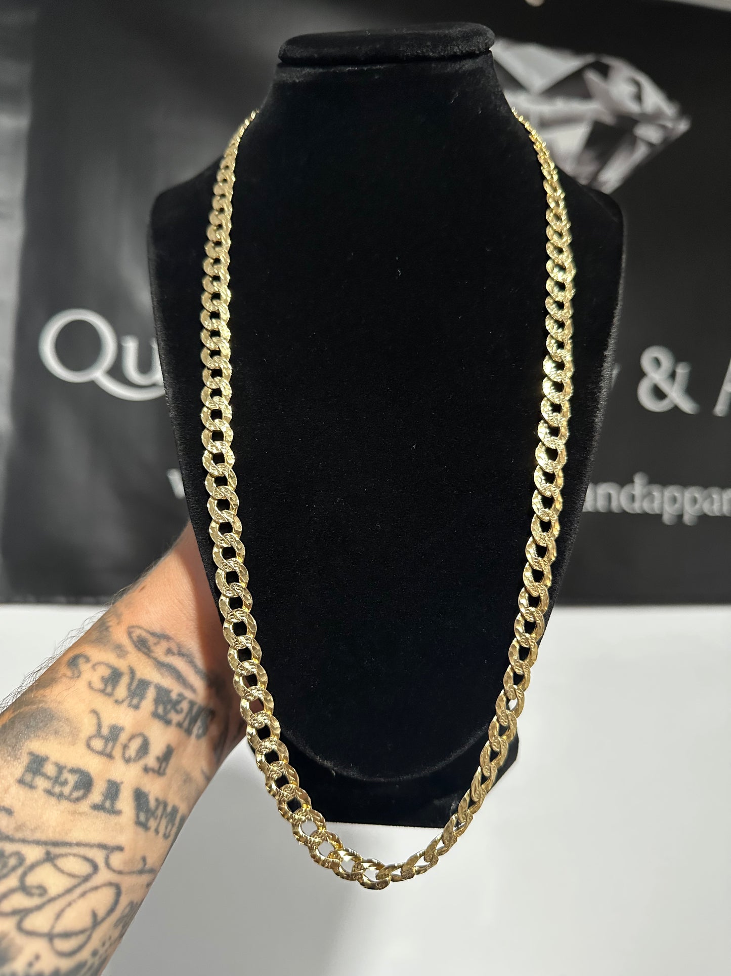 10K Diamond Cut Curb 25”