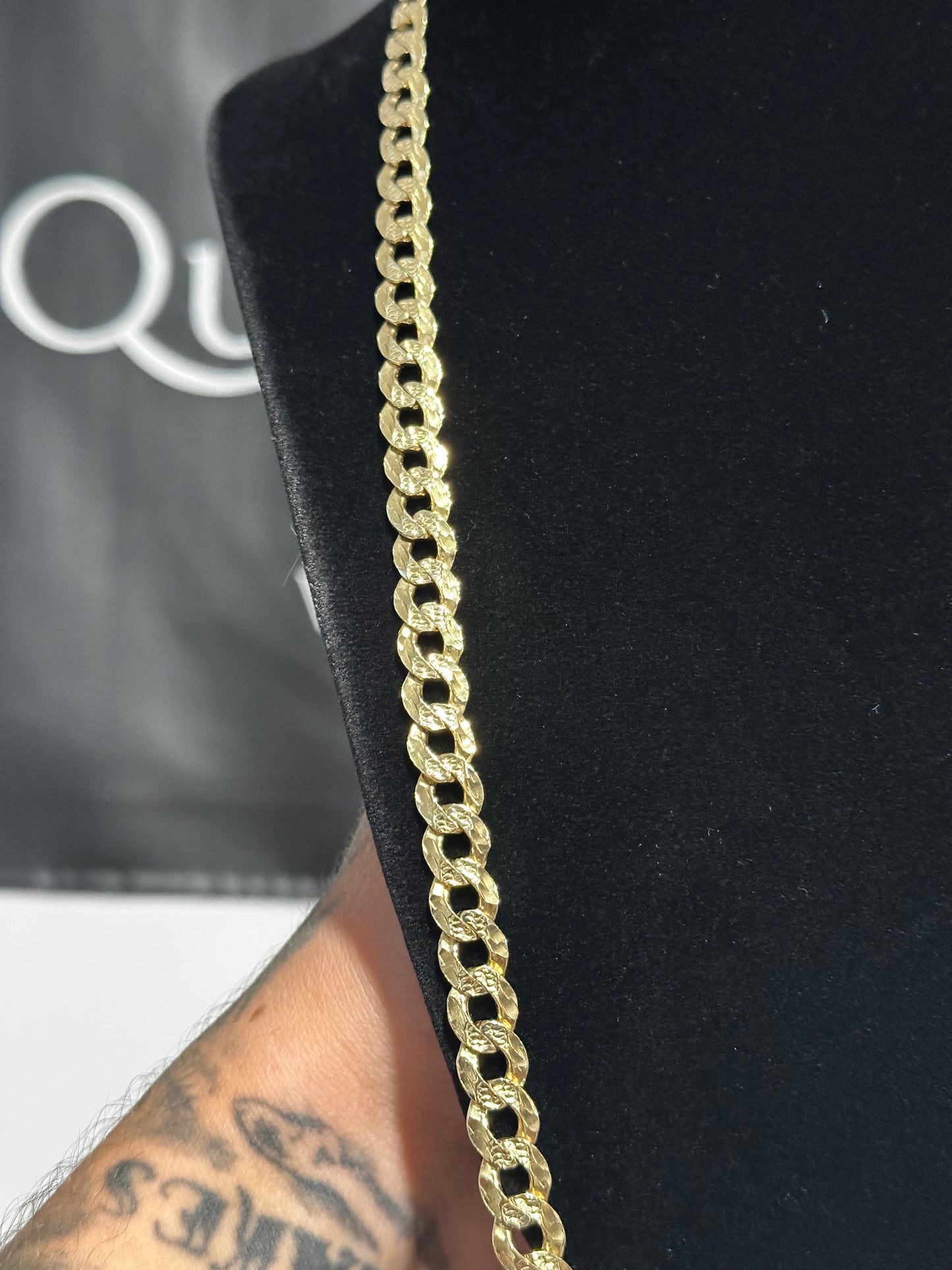 10K Diamond Cut Curb 25”