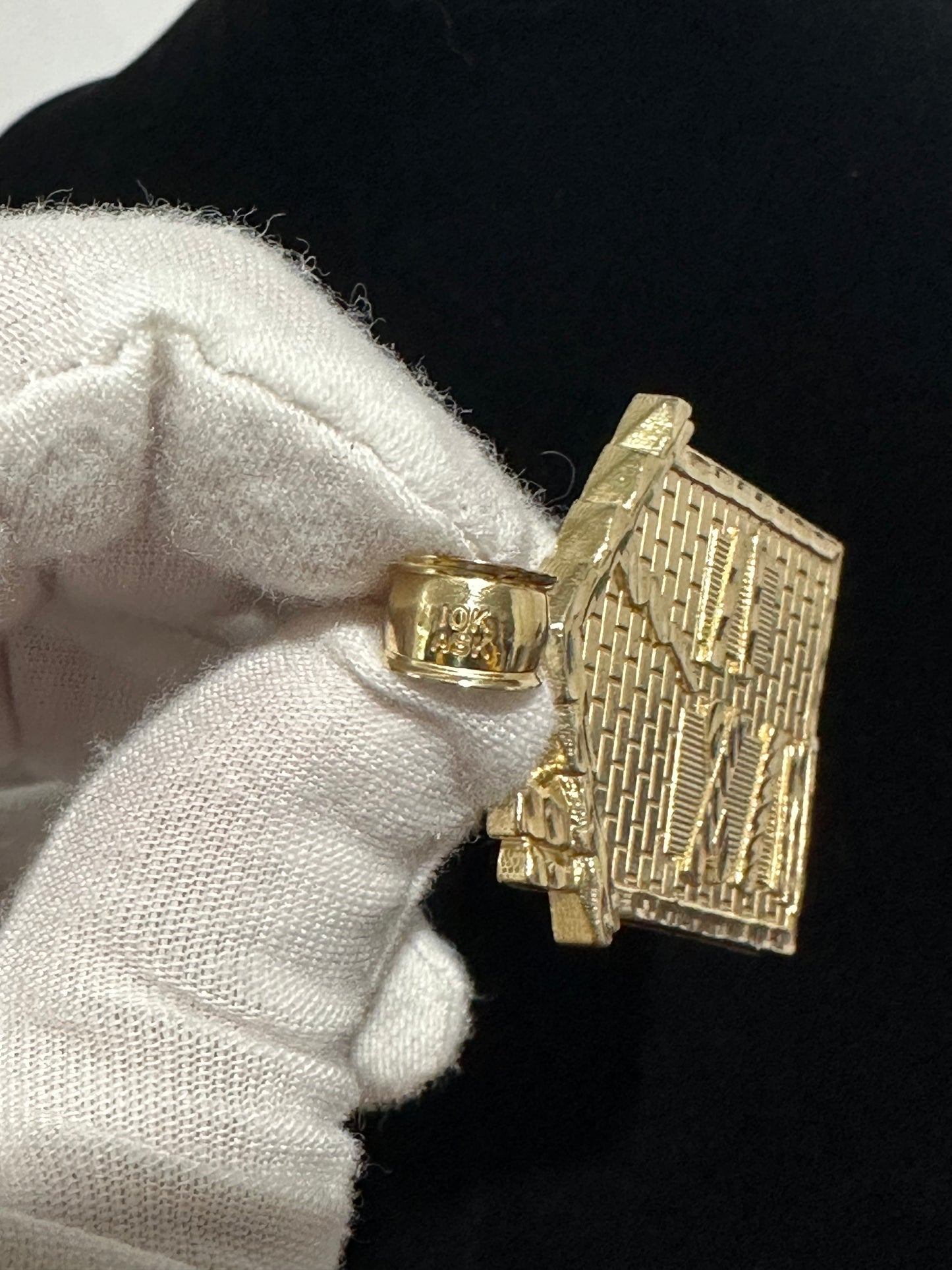 10K Traphouse Pendant
