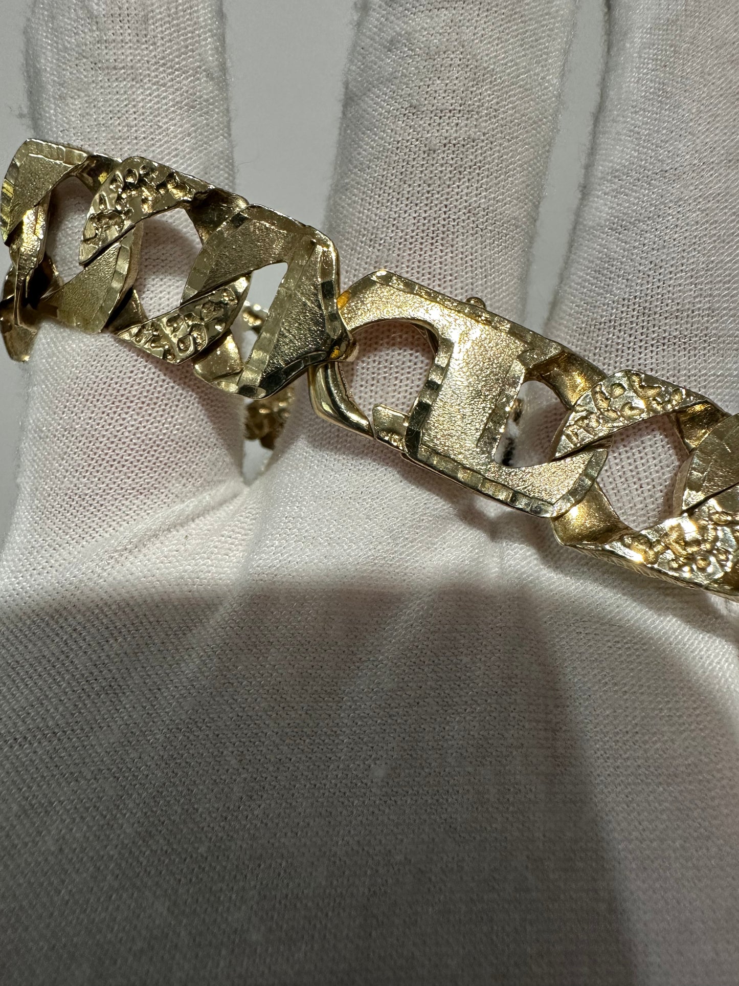 10K Diamond Cut Nugget Bracelet 8.5”