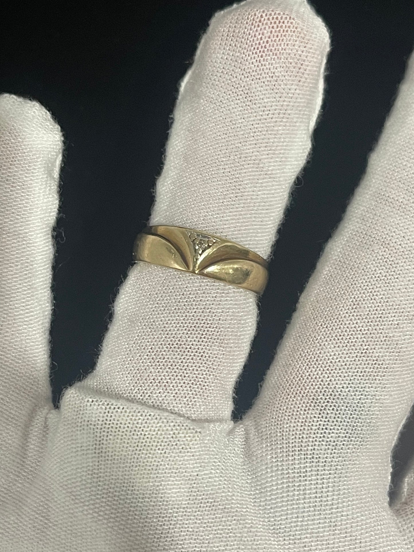 Authentic 10K Gold Diamond Ring 3.20g