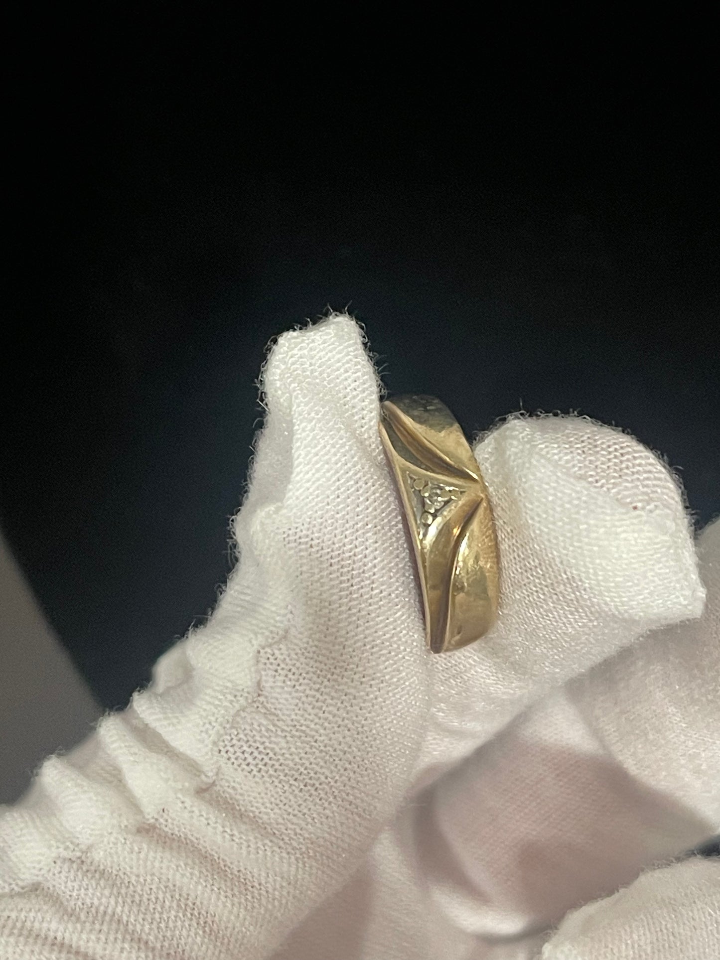 Authentic 10K Gold Diamond Ring 3.20g