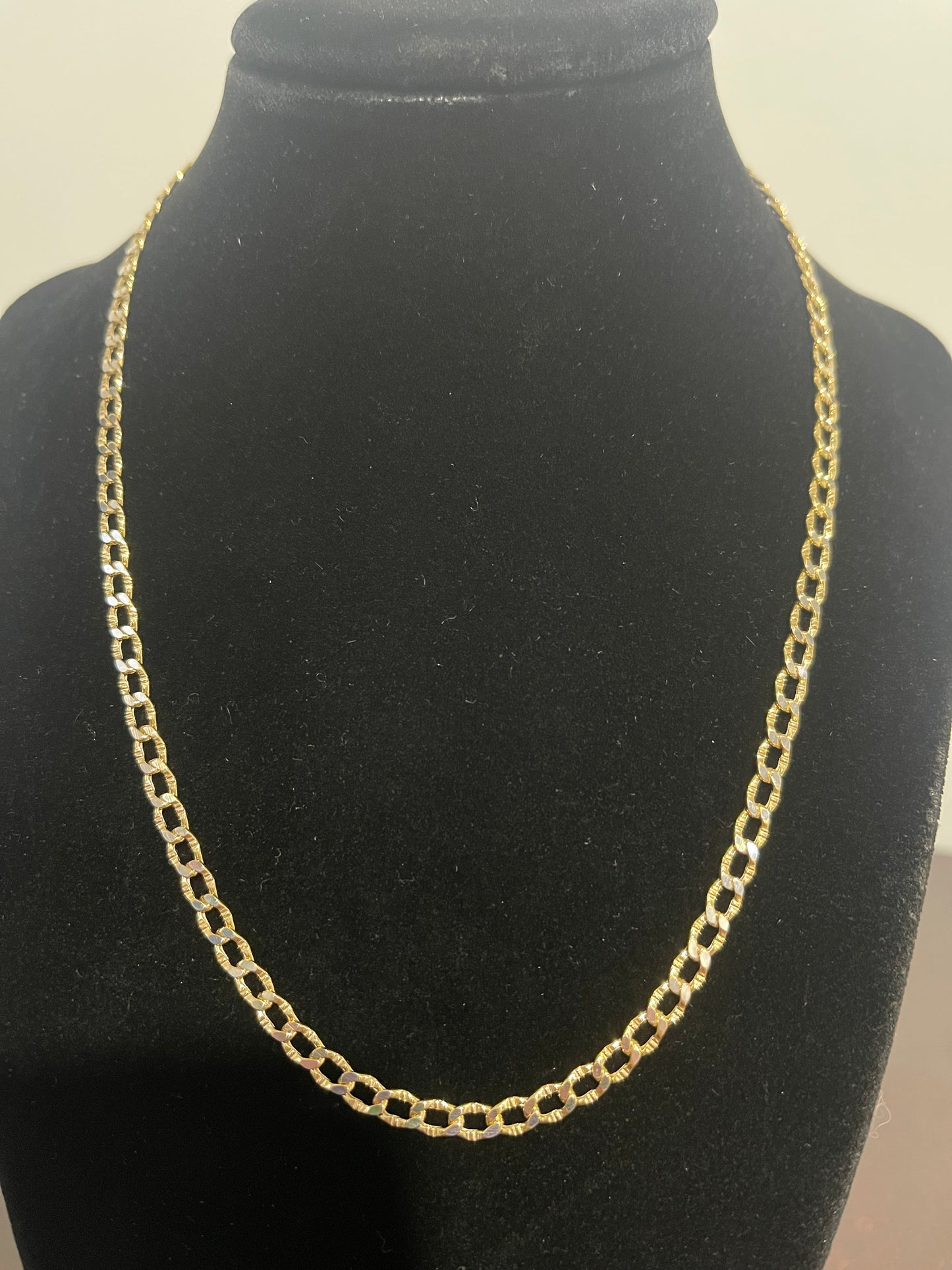 10K Diamond Cut Curb 18”