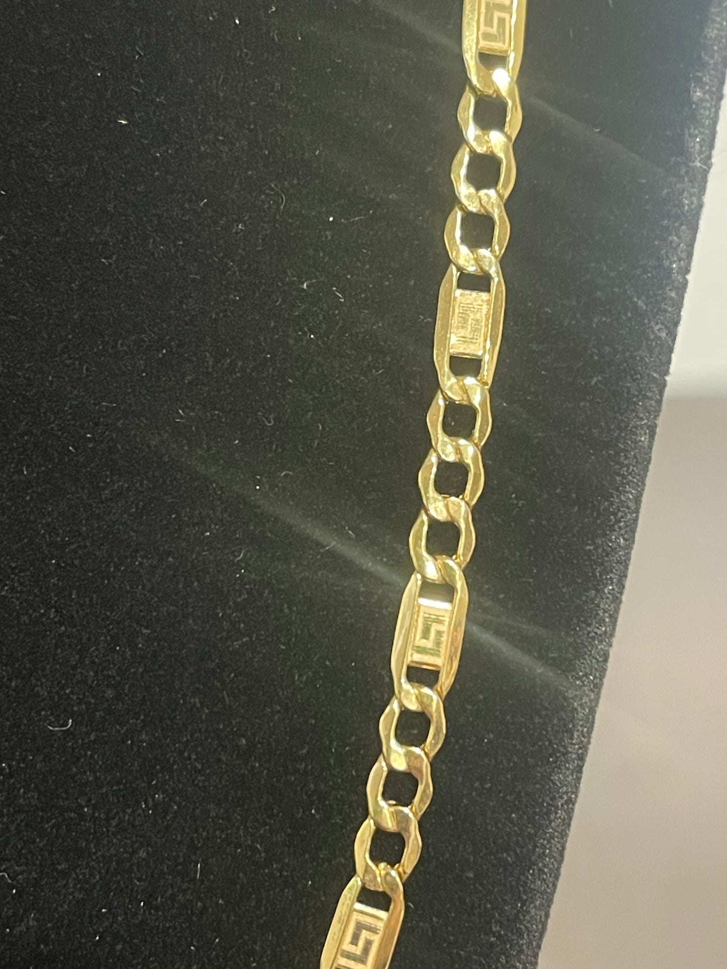 10K Greek Curb Chain 22”