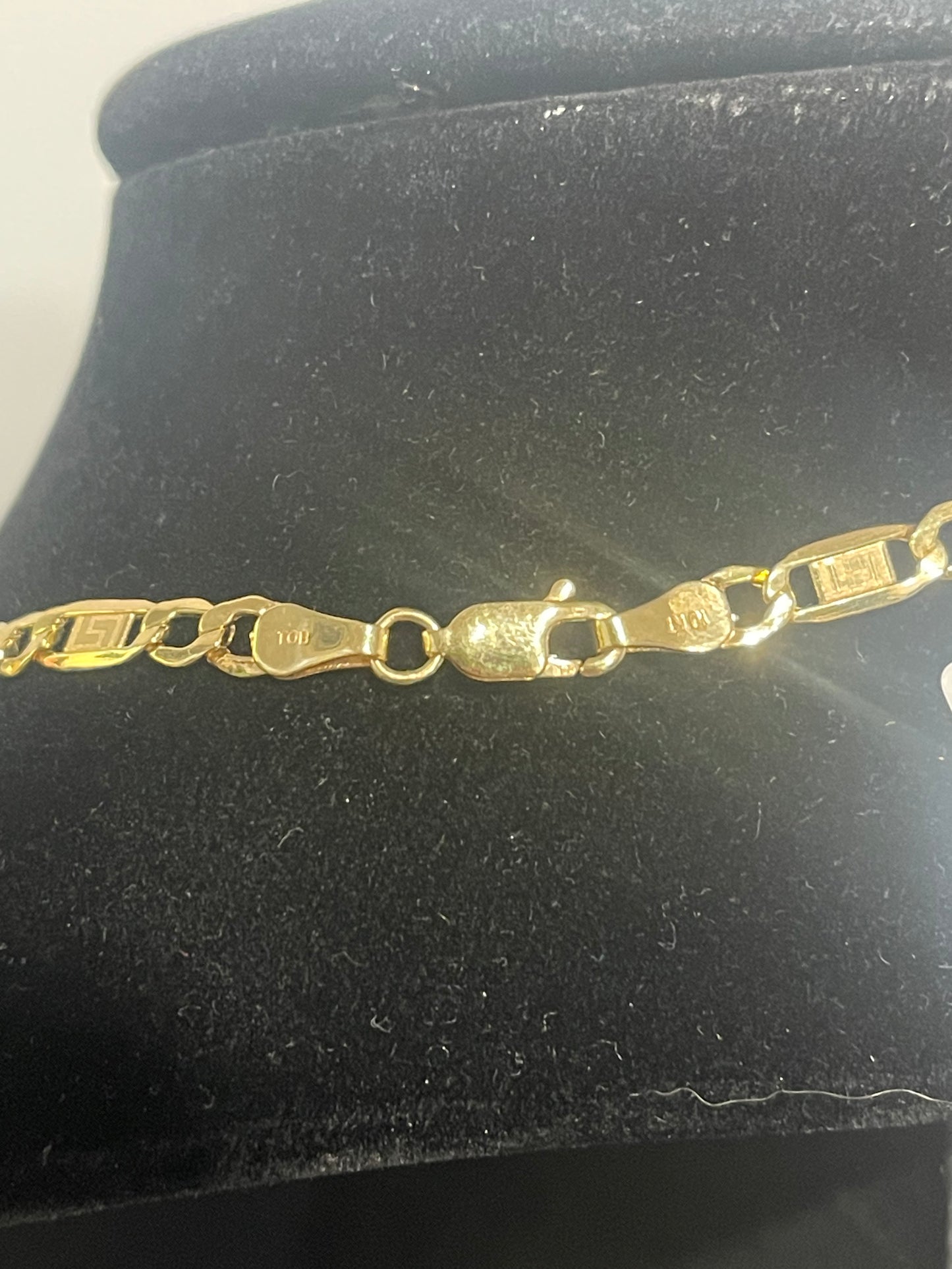 10K Greek Curb Chain 22”