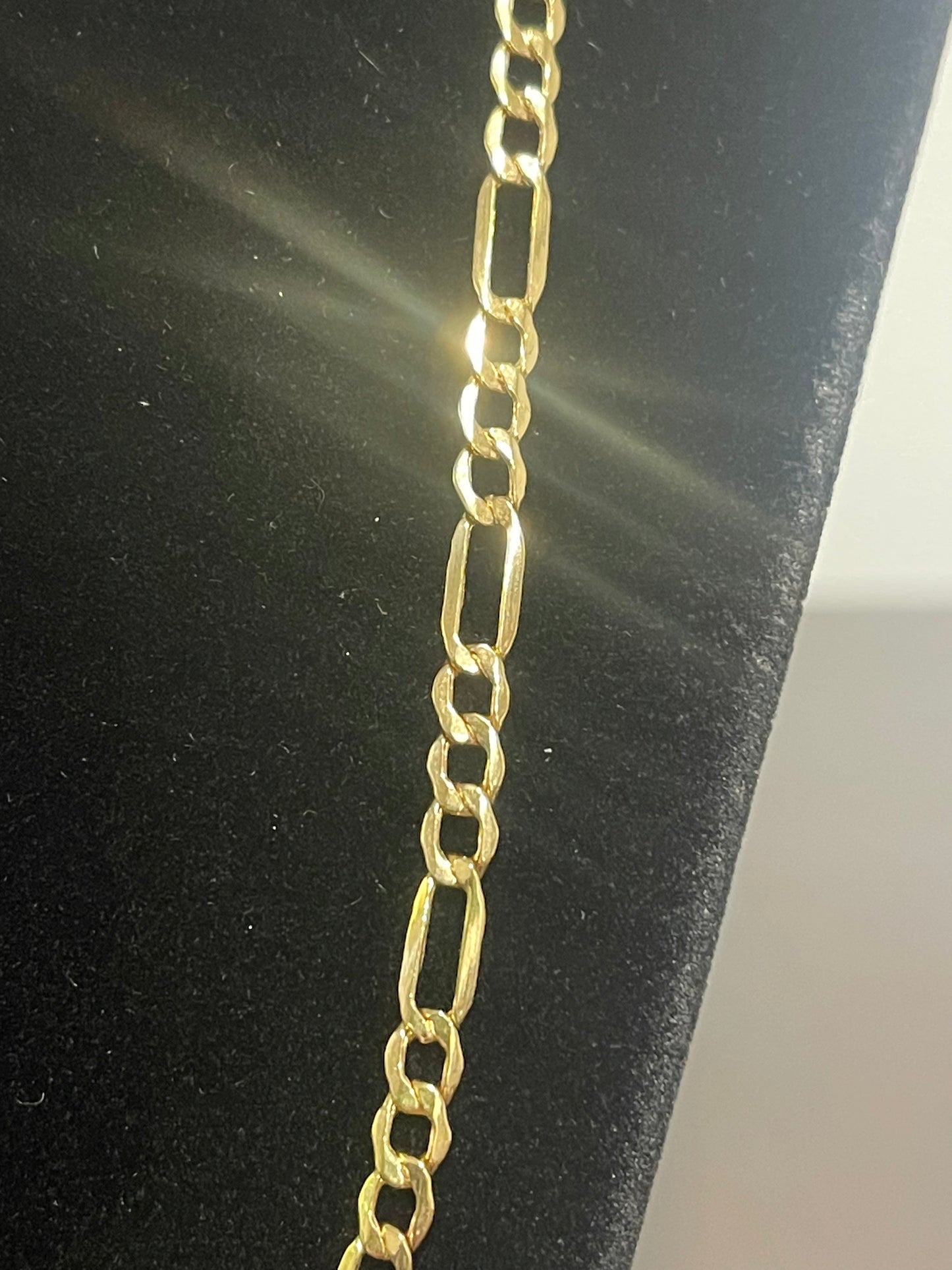 10K Figaro Chain 22”