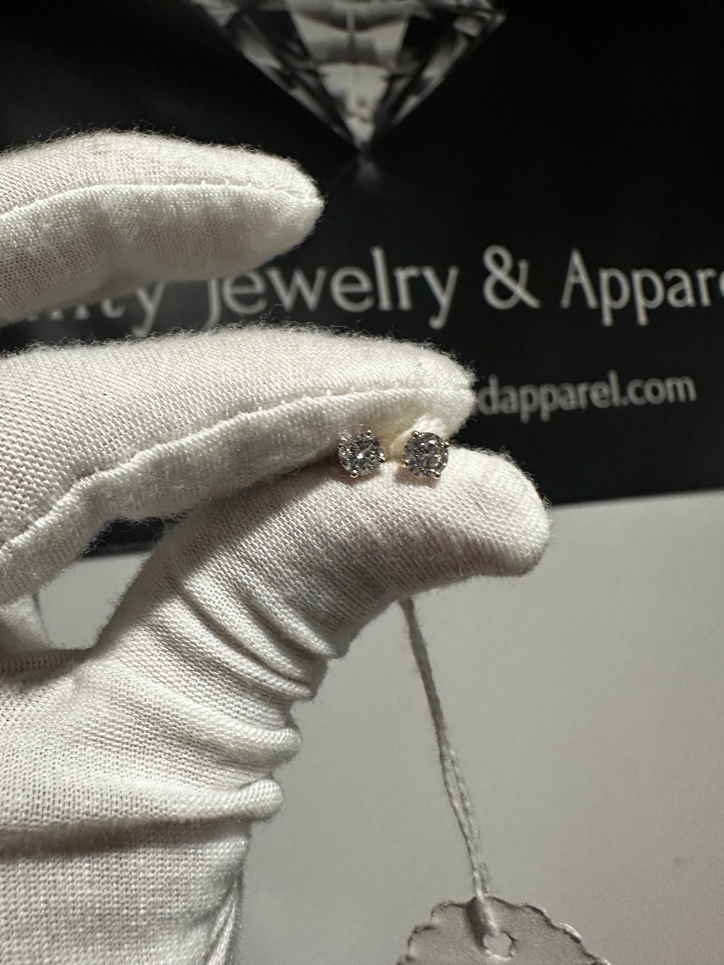 14K VVS 0.56ct Studs