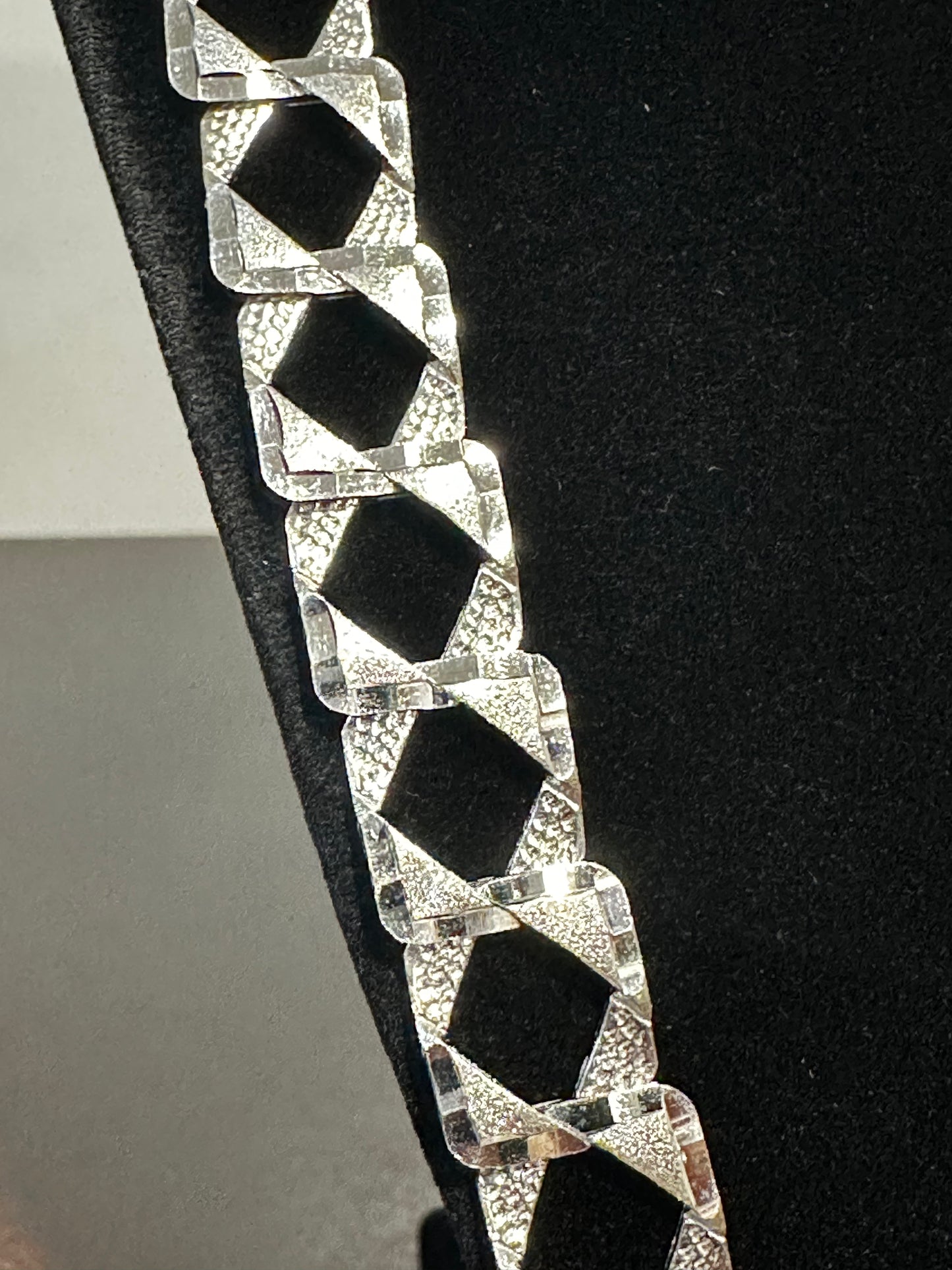 Silver Diamond Cut Chain 24”