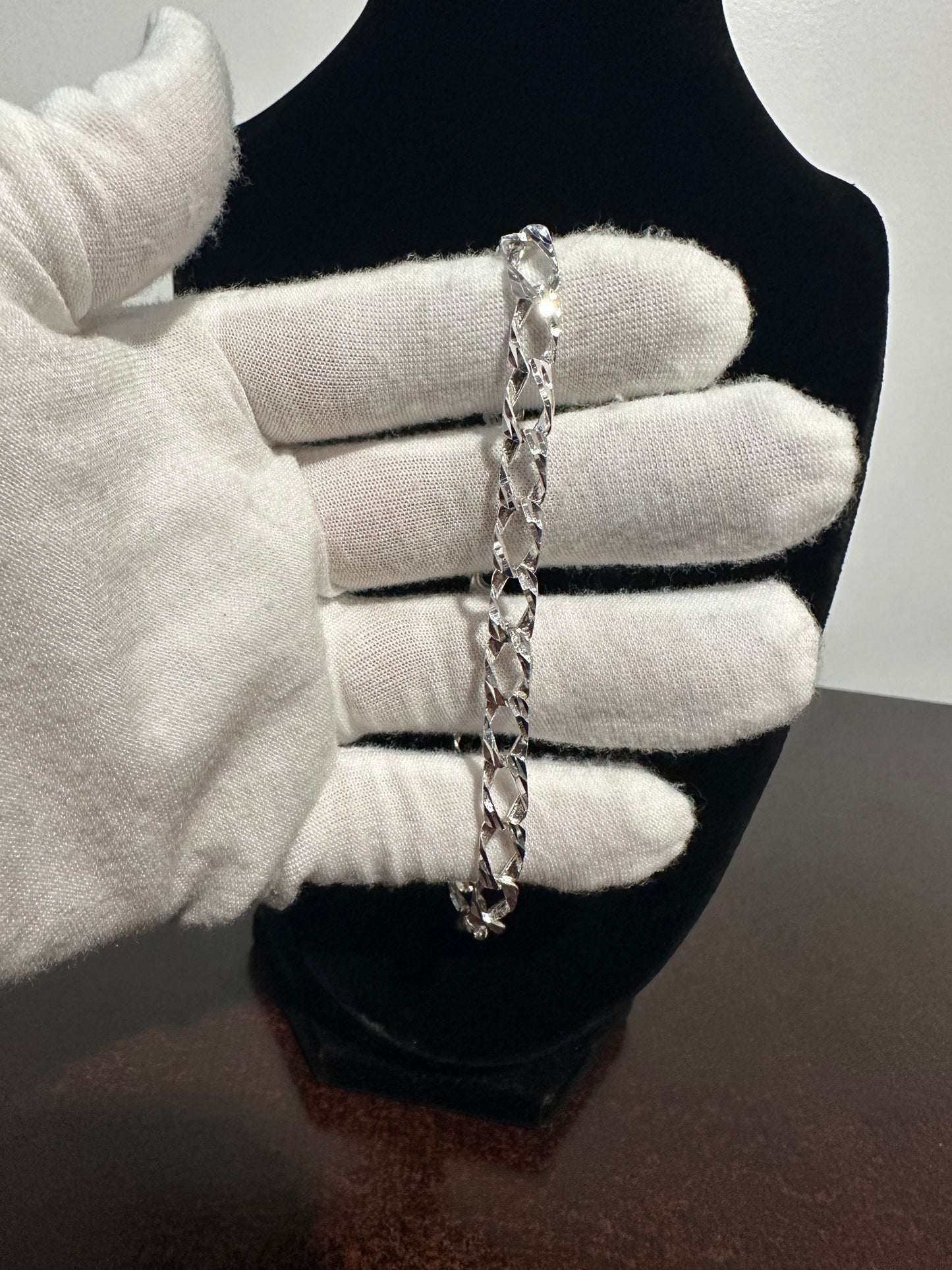 Silver Diamond Cut Bracelet 8.5”