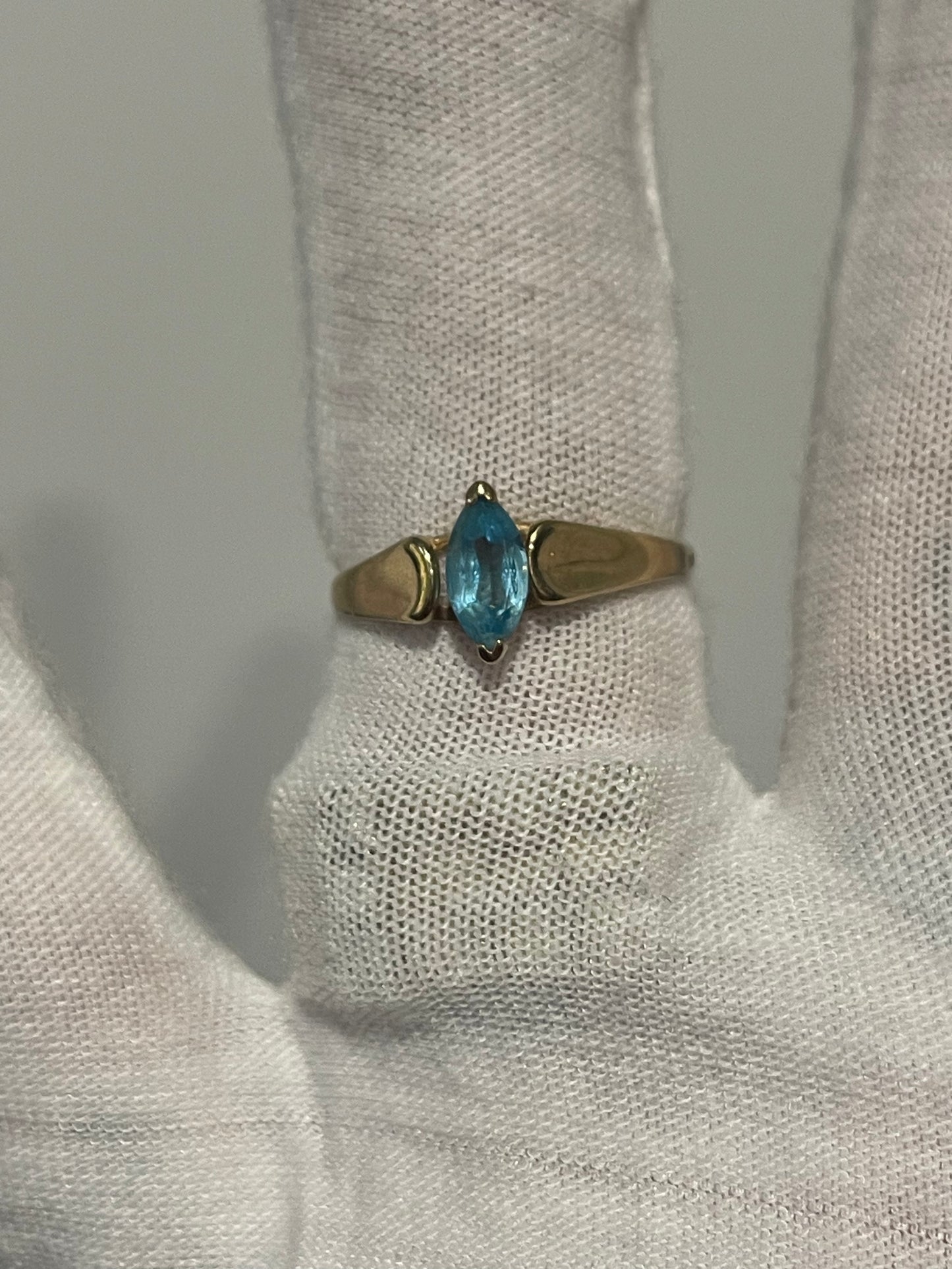 10K Ring With Blue Stone