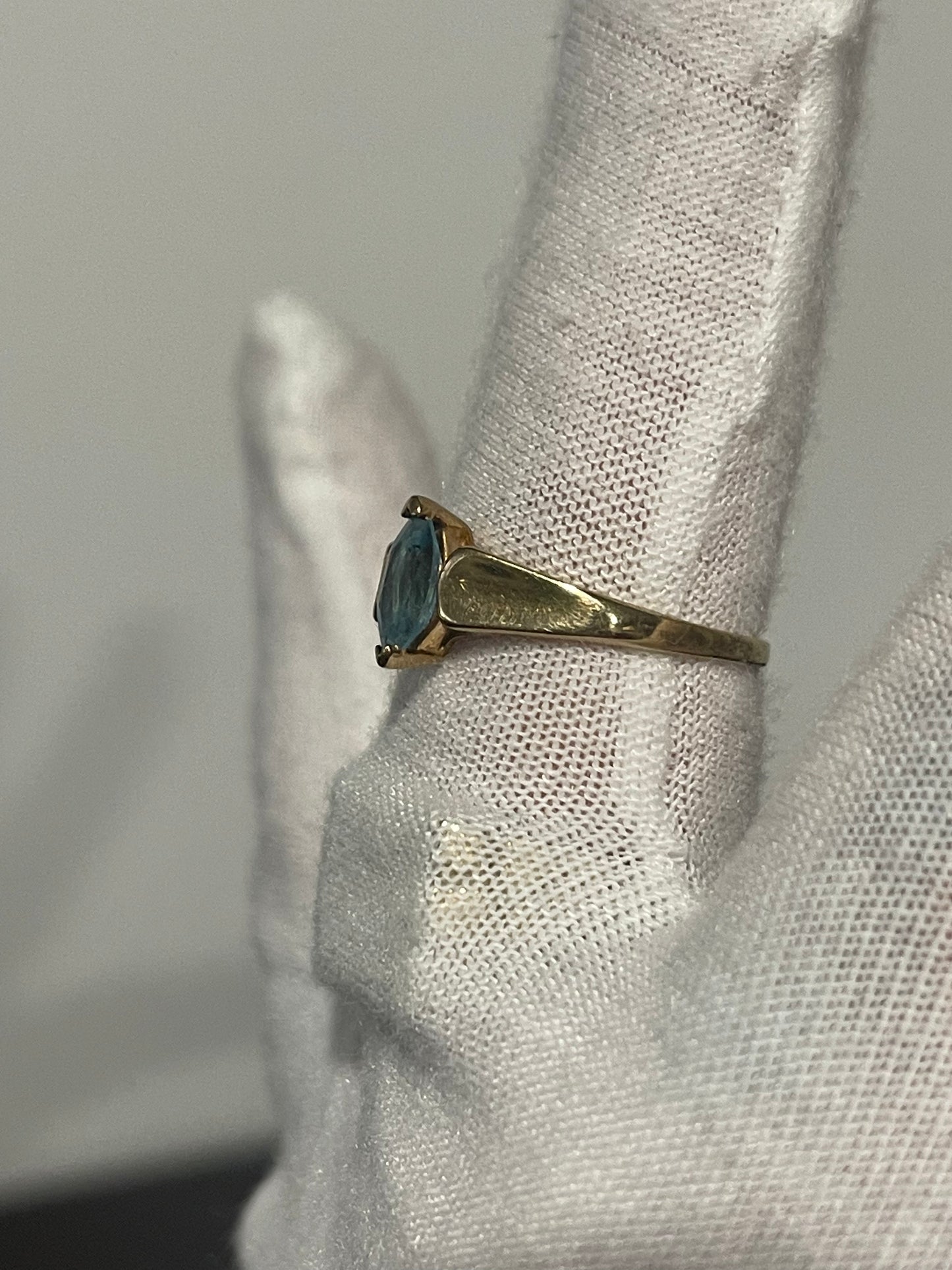 10K Ring With Blue Stone