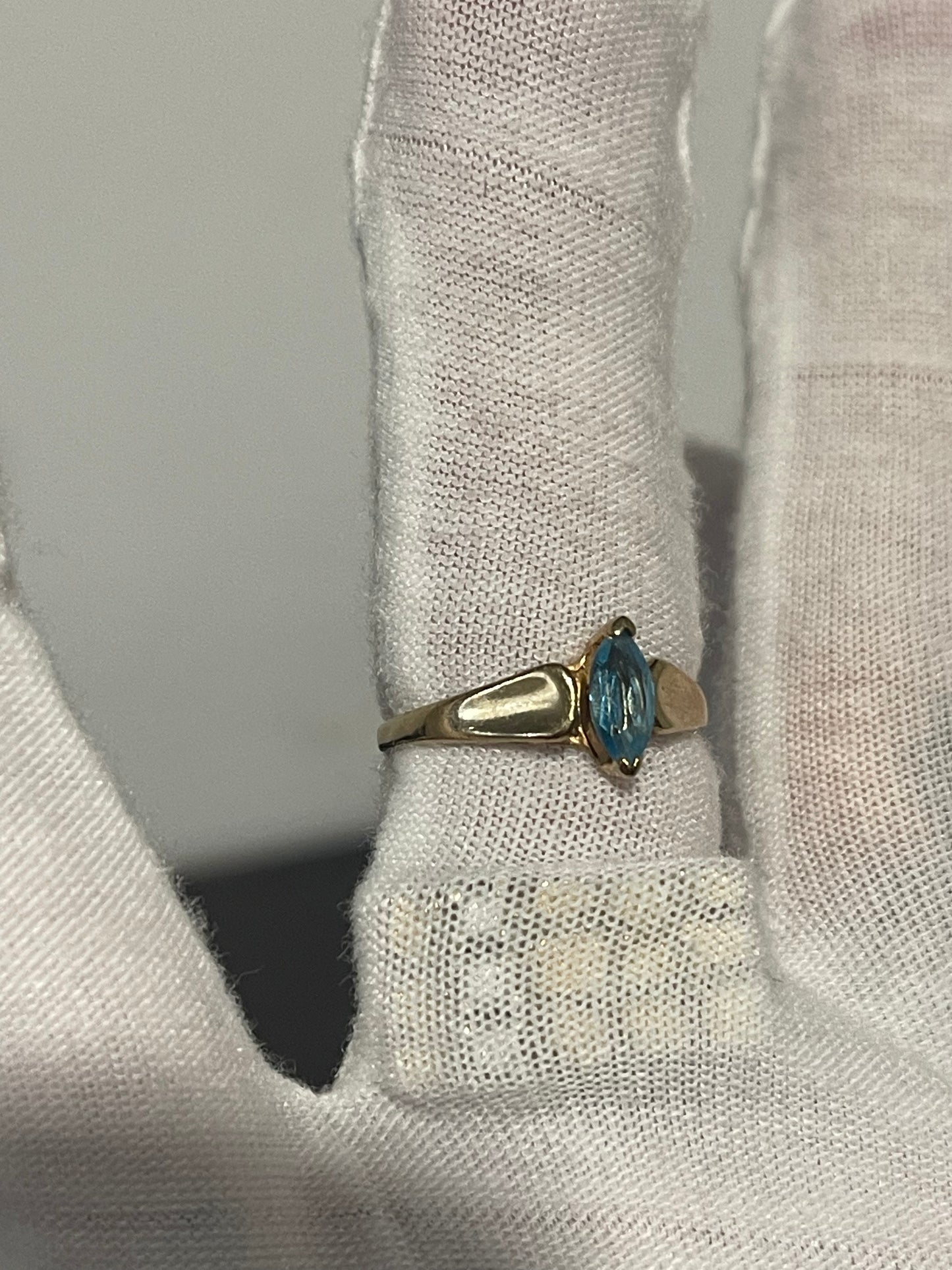 10K Ring With Blue Stone