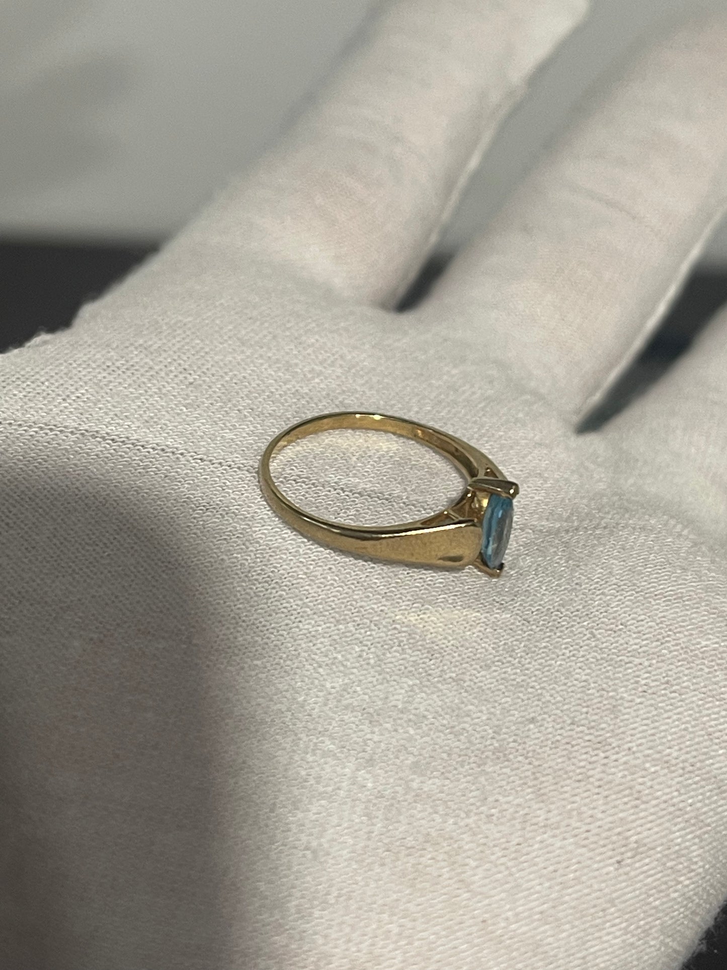 10K Ring With Blue Stone