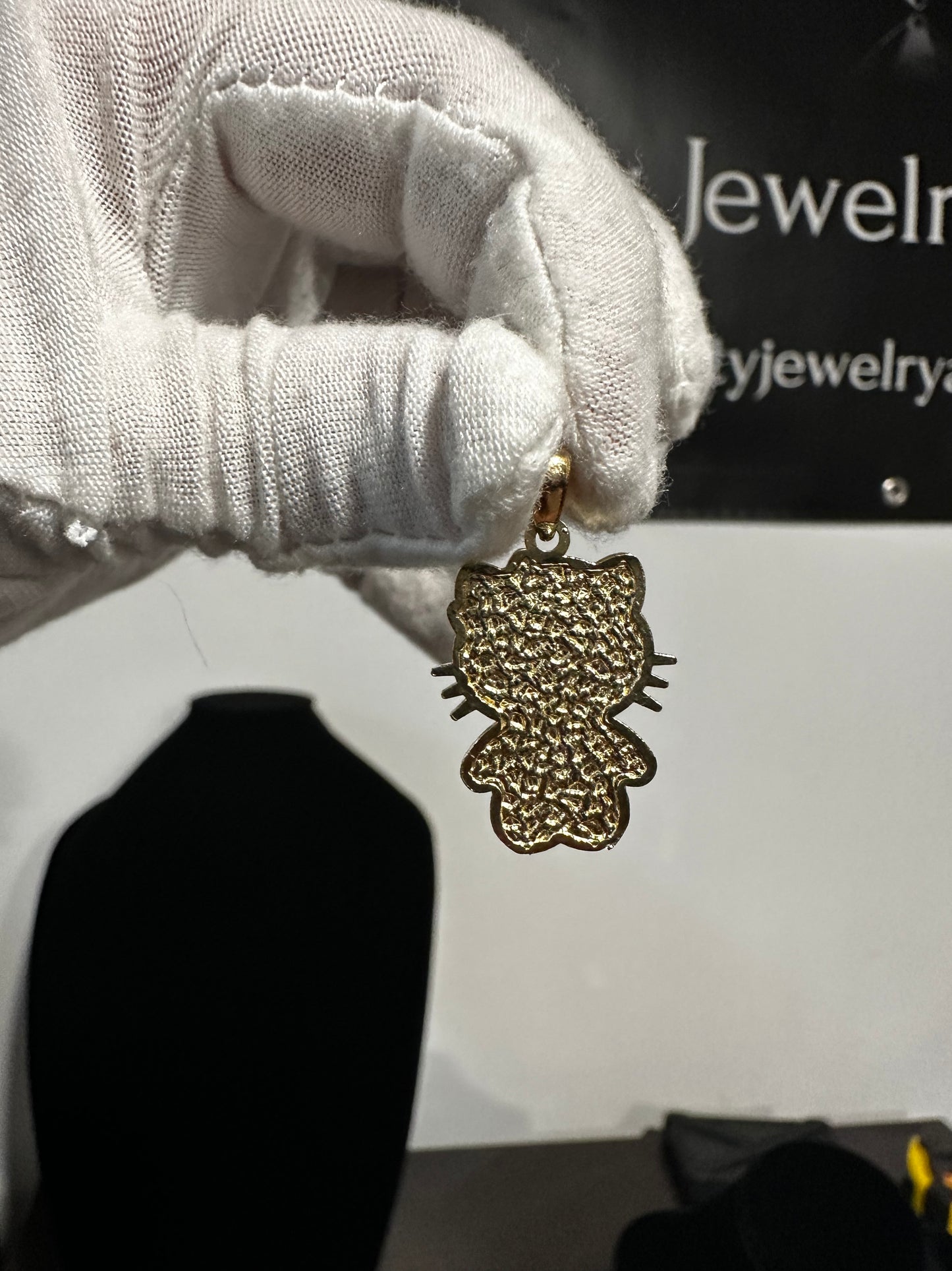 10K Nugget Style “Hello Kitty” Pendant