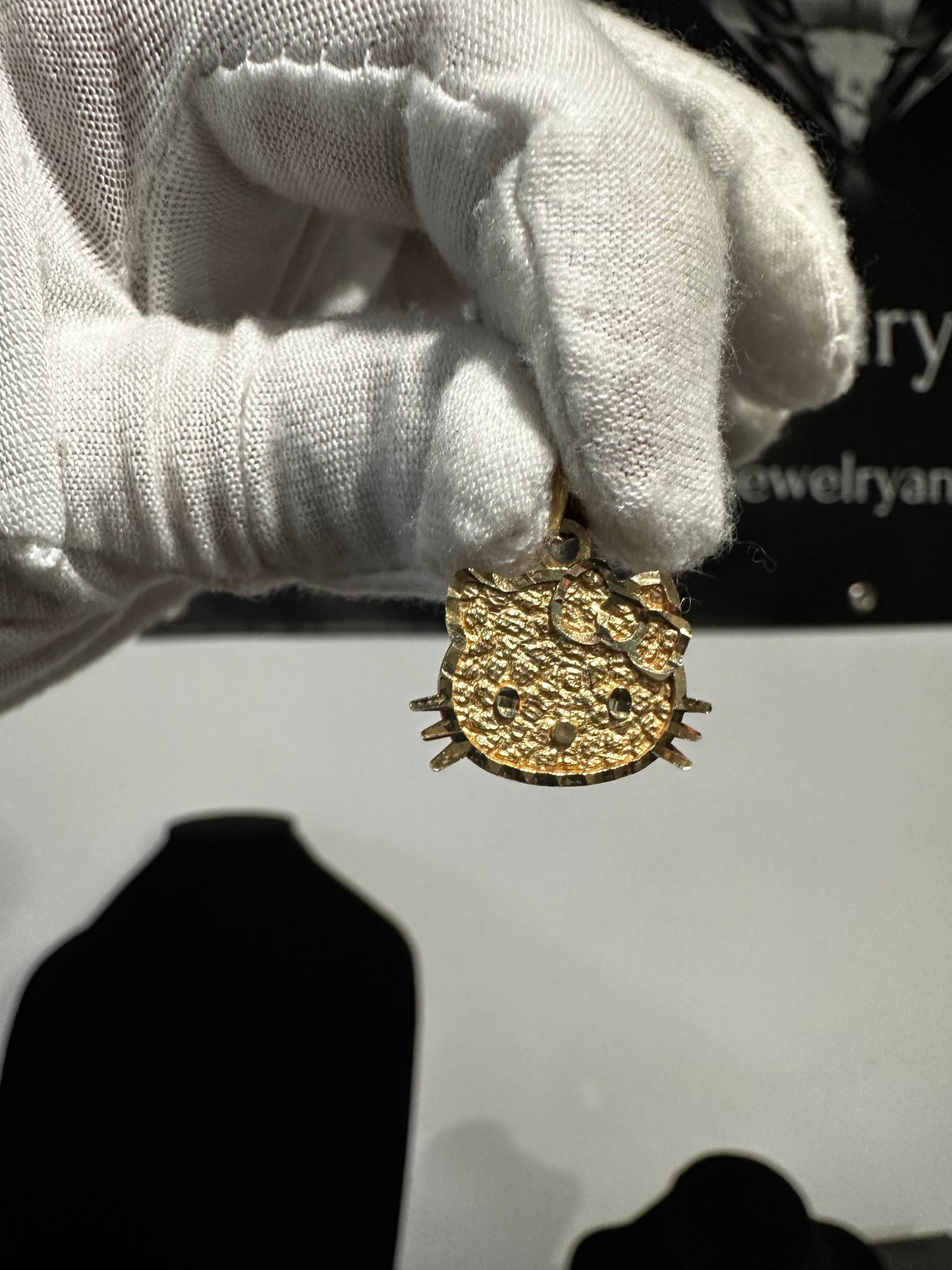 10K “Hello Kitty” Nugget Pendant