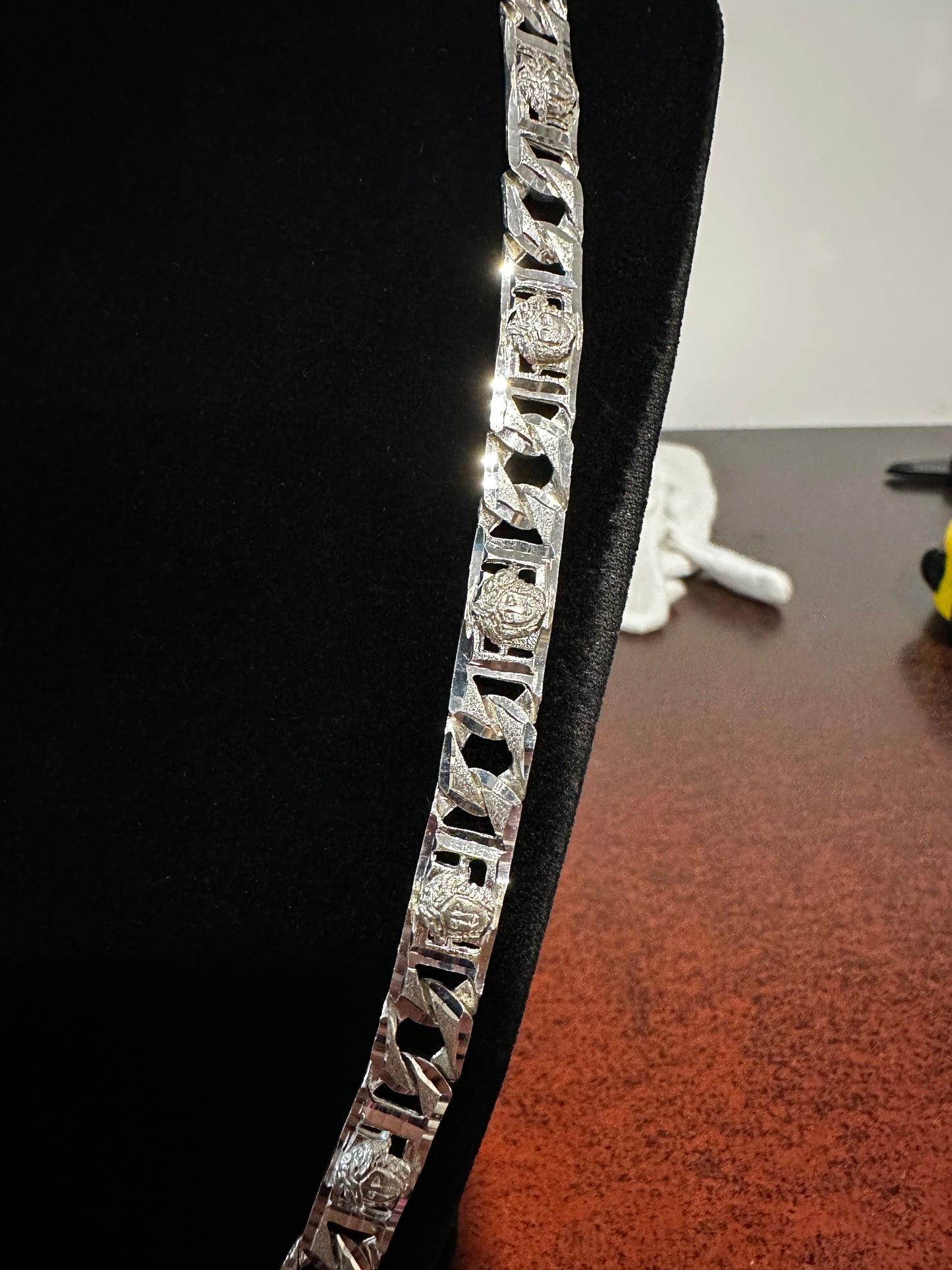 Silver Medusa chain 22.5”