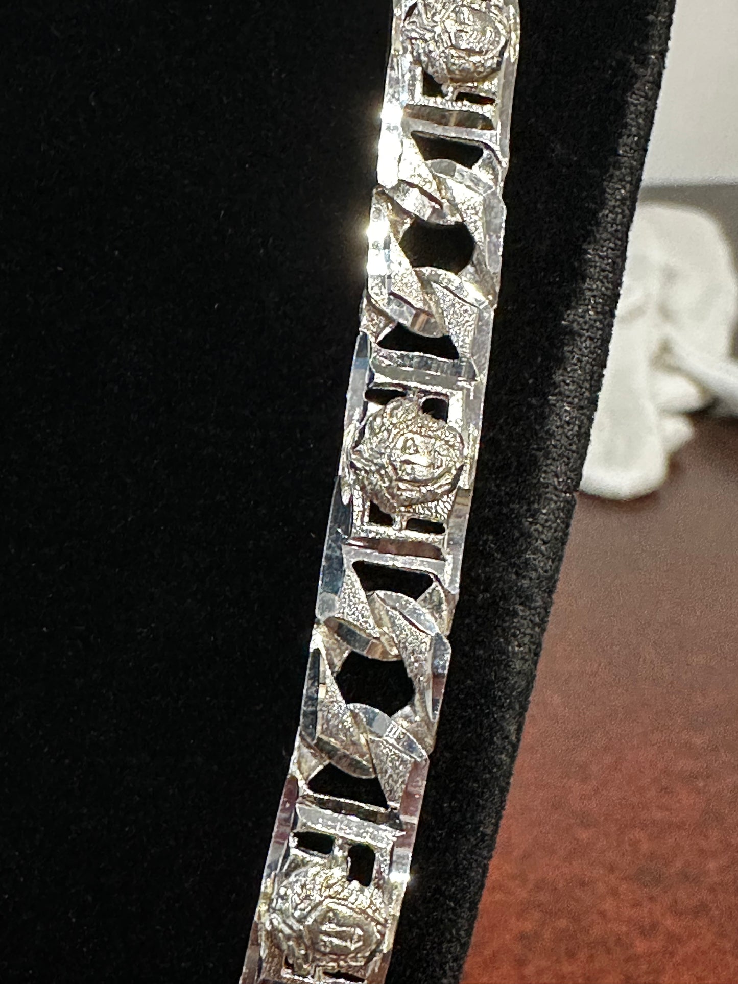 Silver Medusa chain 22.5”
