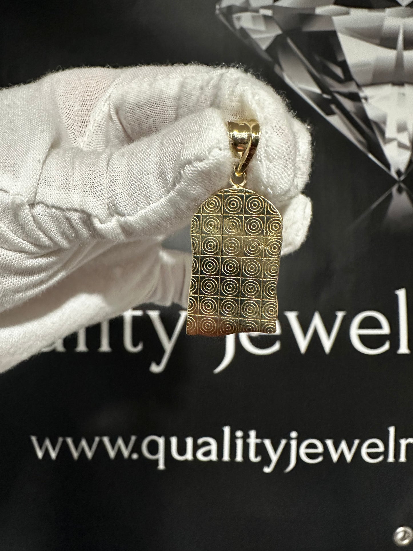 10K Jesus Pendant